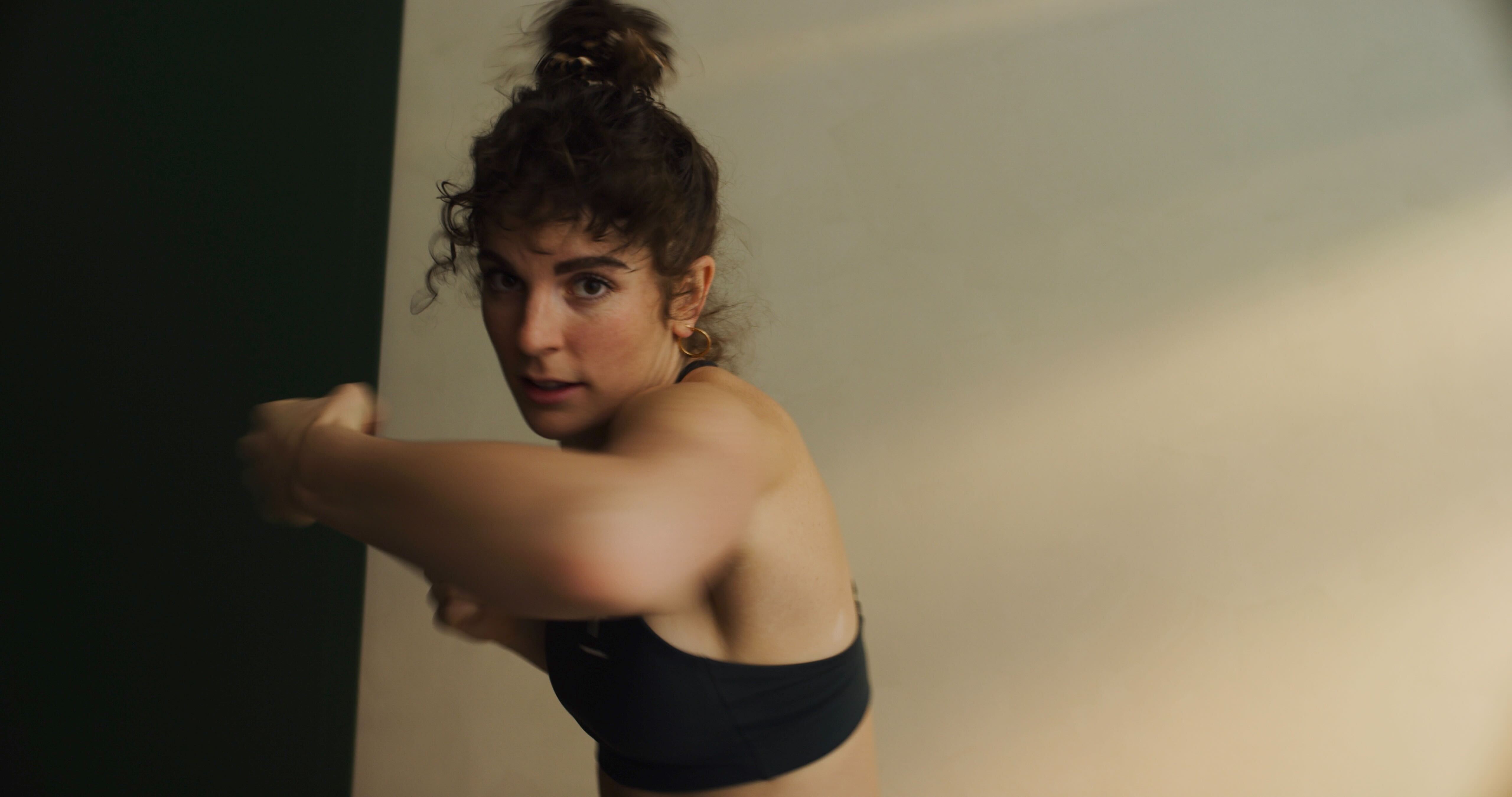 Mornings with Farinaz | Short & Dynamic Full Body Wake Up Class (2 Mins)