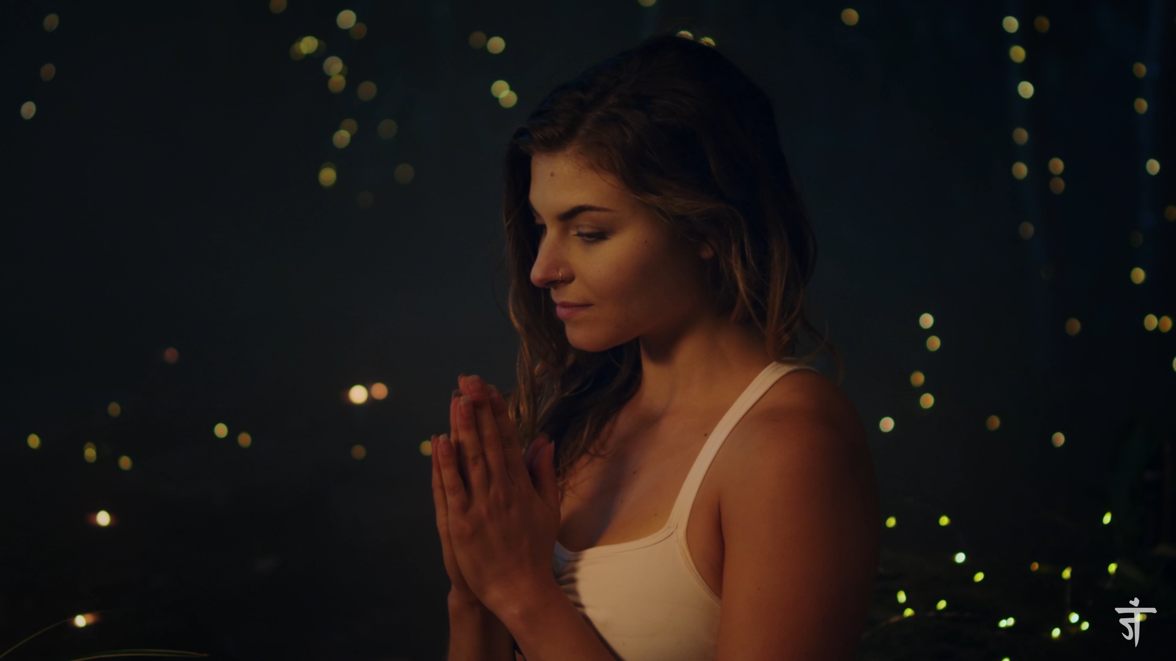 Sit with Amanda | Meditation & Breath Class (8 Mins)