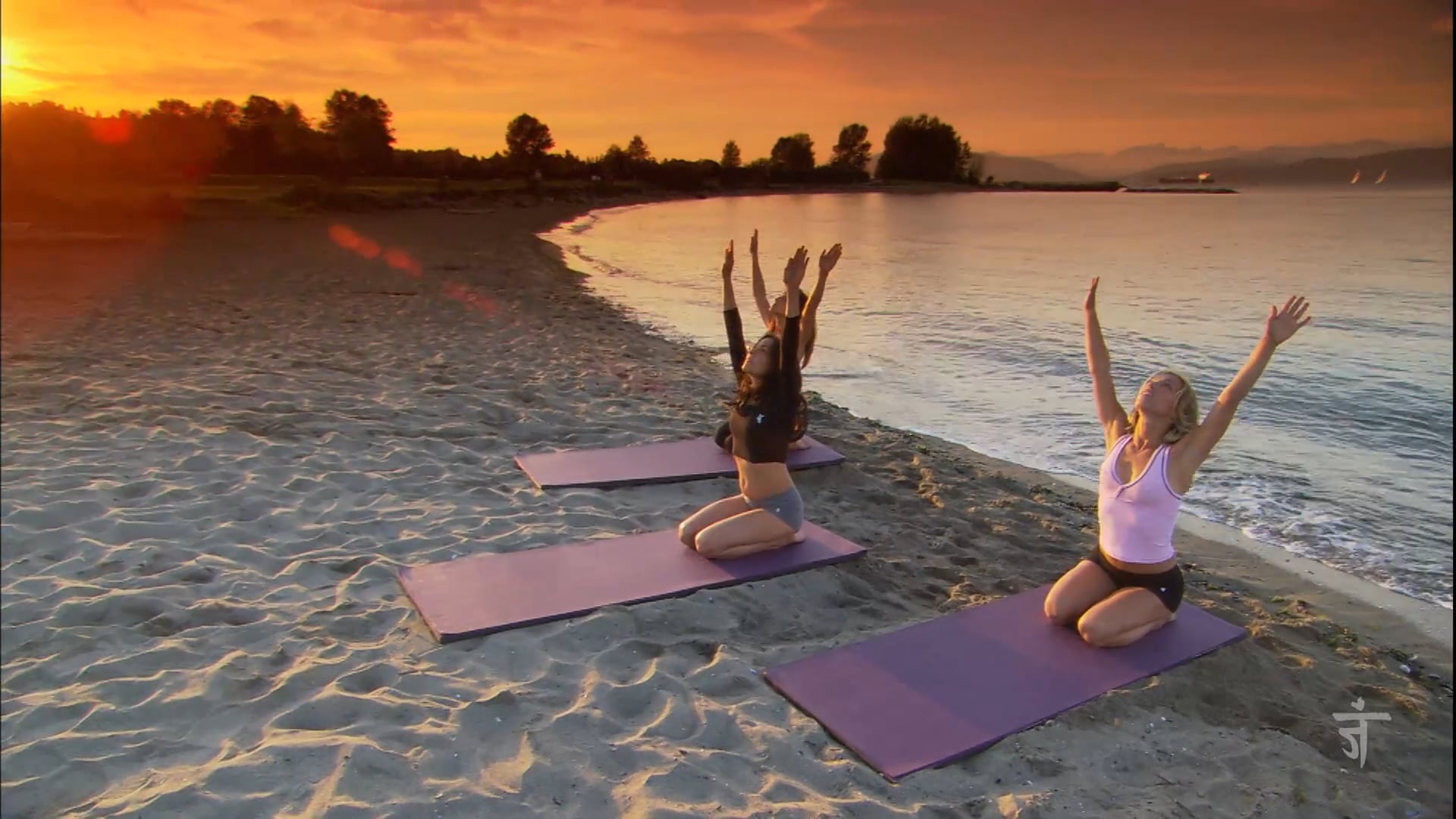 Swan with Kate | Hip Opening Yoga Class (24 Mins)