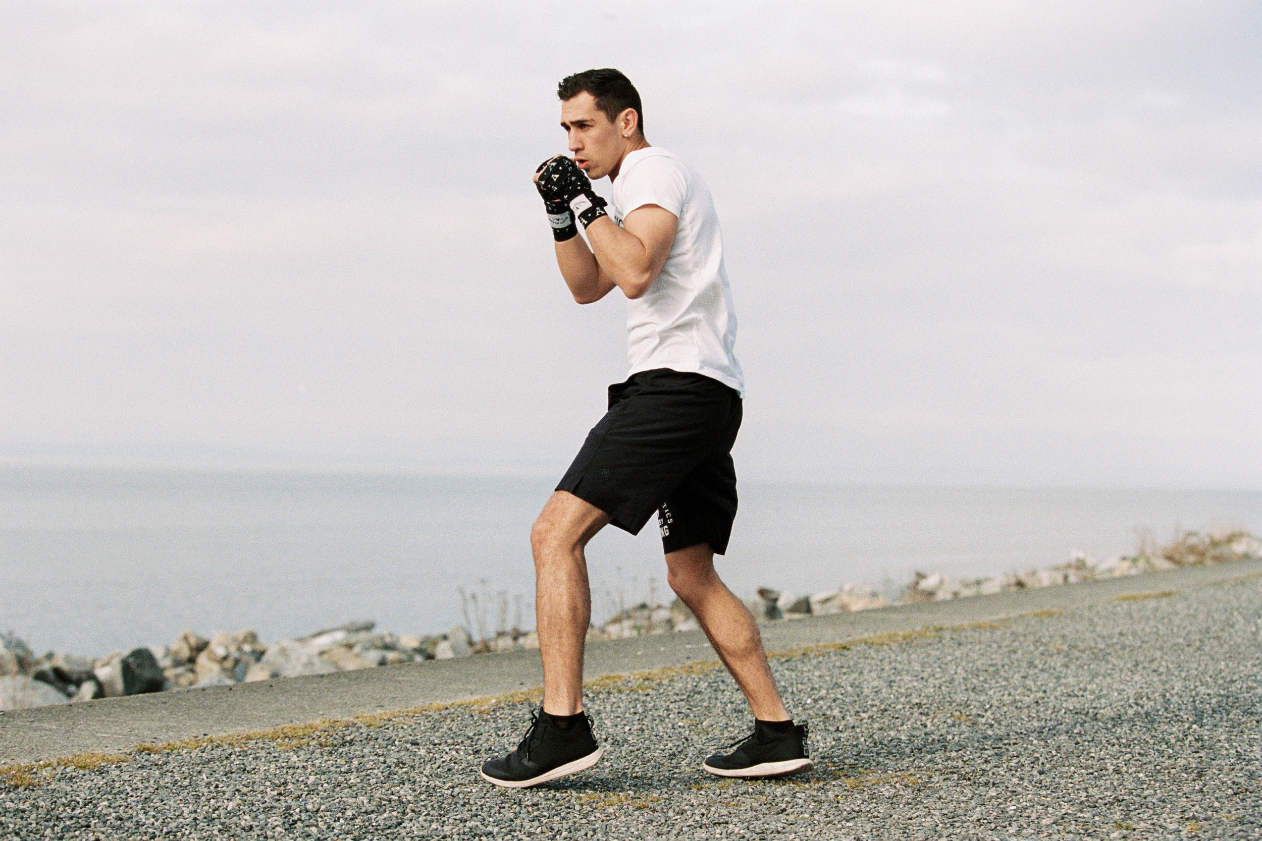  Mornings with Rob | Easy Stretching & Boxing Footwork Class  (4 mins)