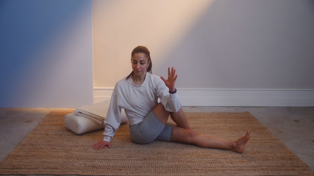 NEW | Bedtime Stretch with Farinaz | Gentle Yoga Class (5 Mins)