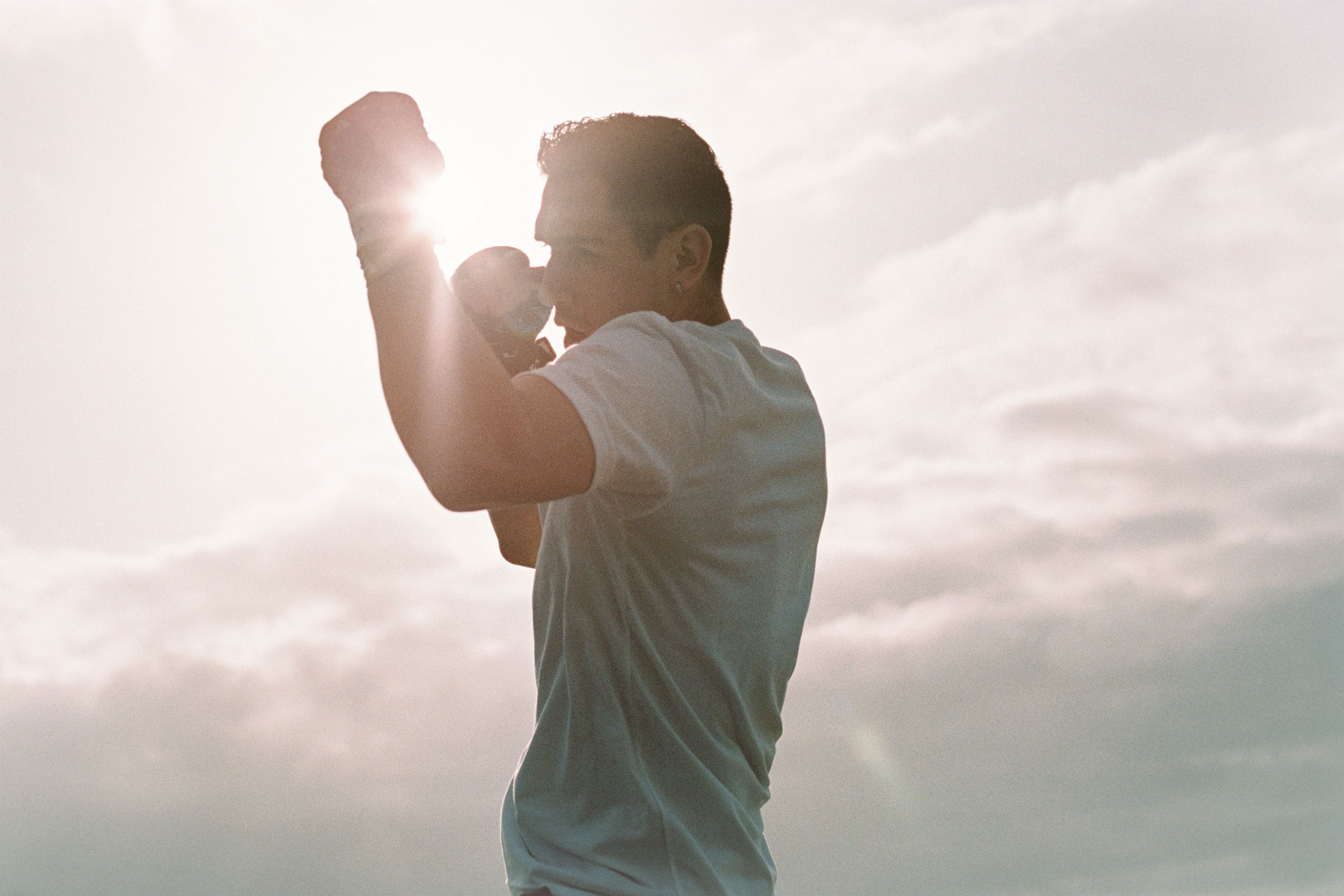 Learn the Mindset of a Boxer to Move Through Challenges in Your Life (3 Mins)