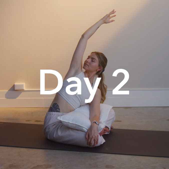 Bedtime Tuck with Amanda | Restorative Stretch Class (14 Mins)