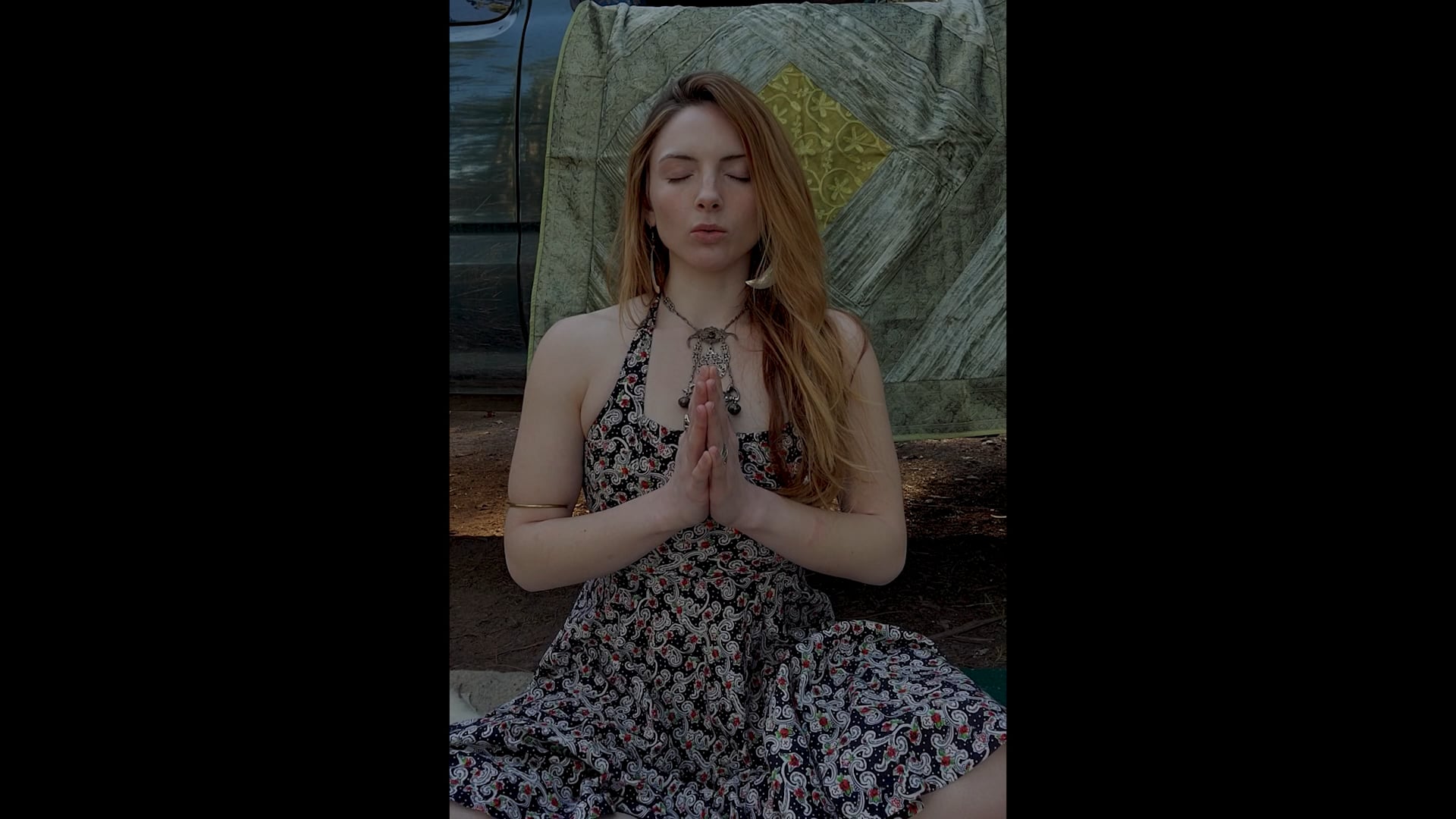 Special Feature | Mondegreen (Lili's Livestream)