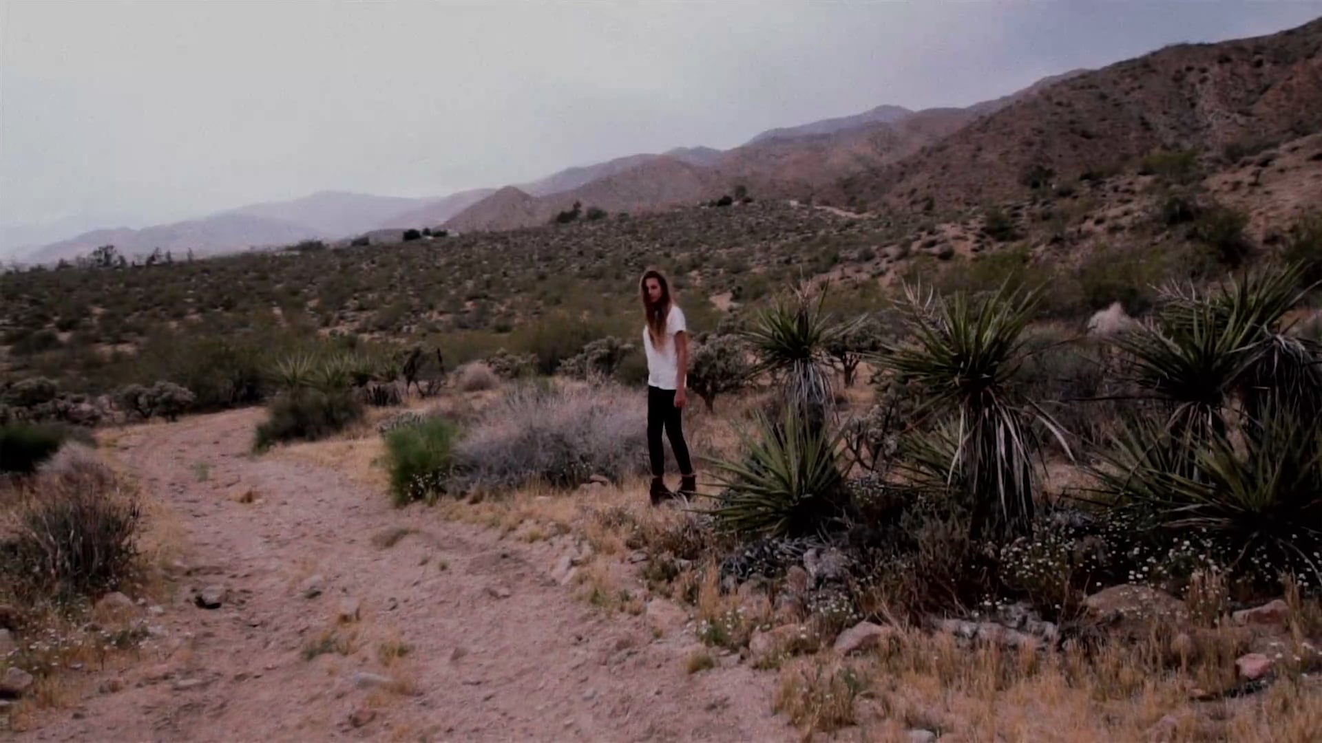 CLOVES - Don't Forget About Me