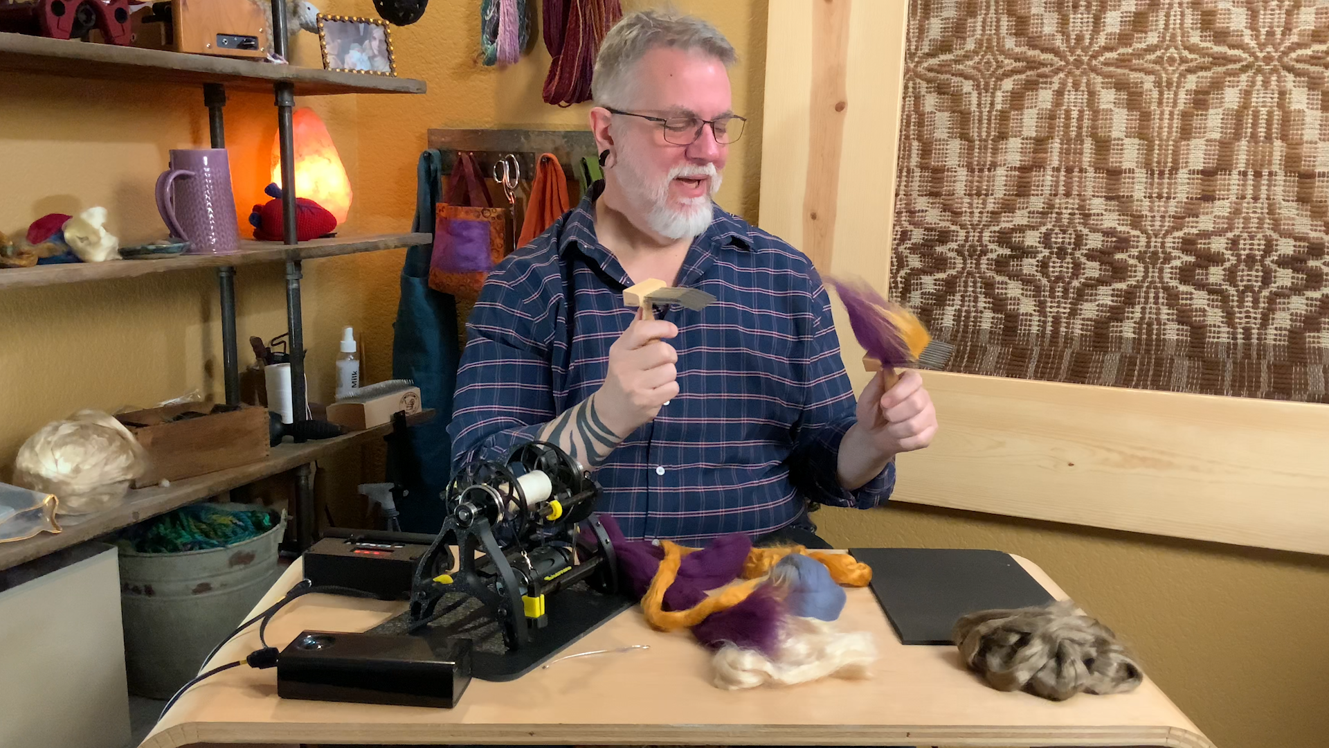 S2E10.7 Blending Silk on Combs