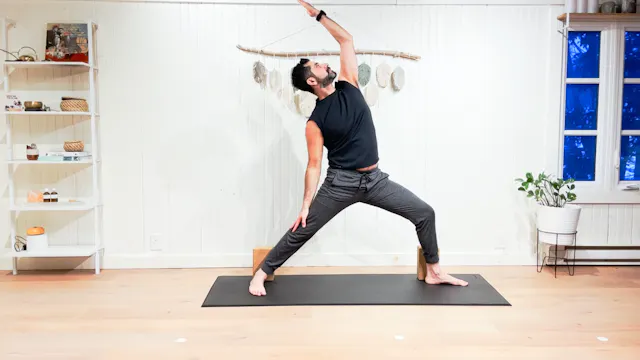 Yoga matinal pour l'intention et prés...