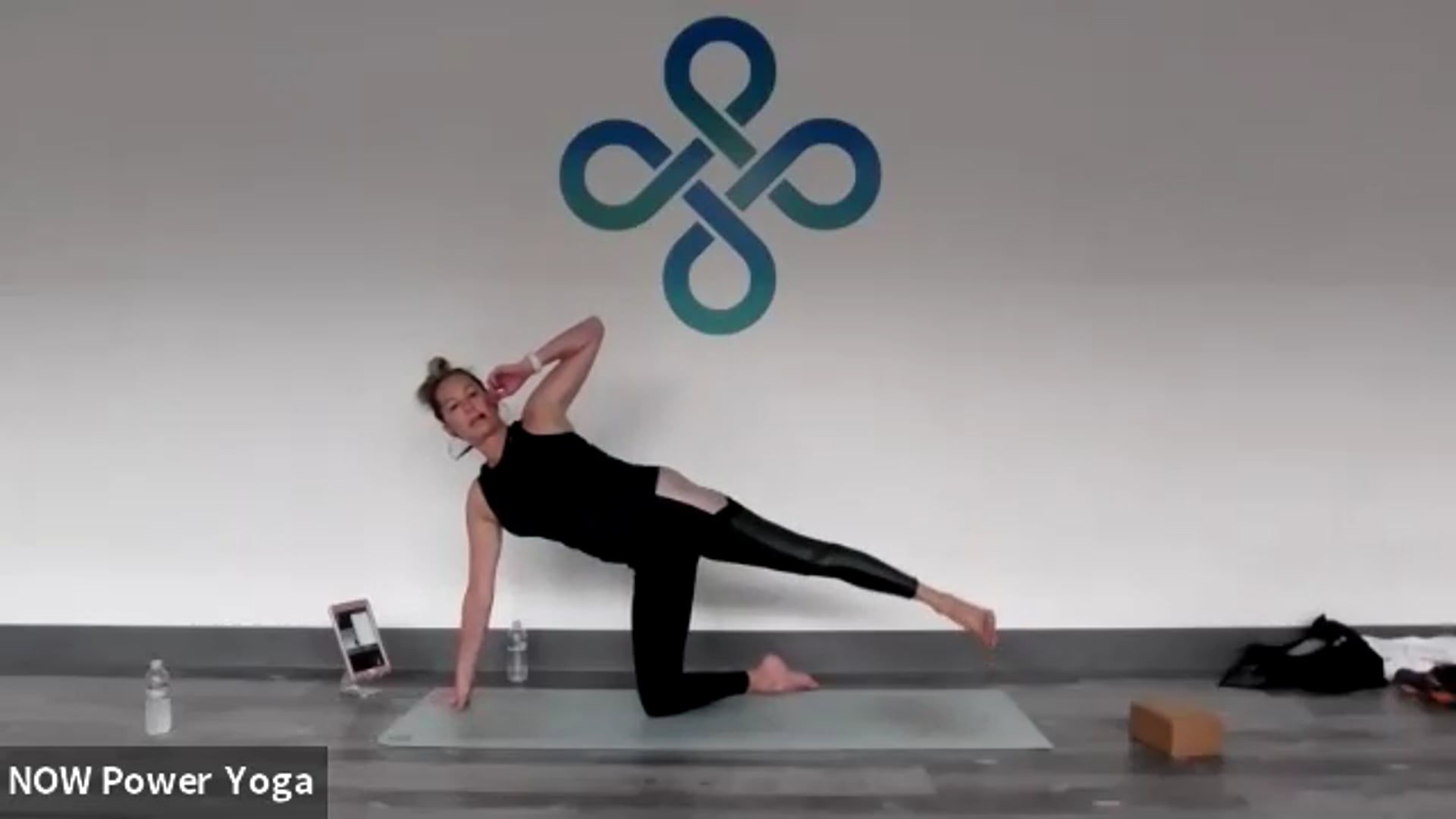 2020-11-24 Susan Hauser Power Yoga