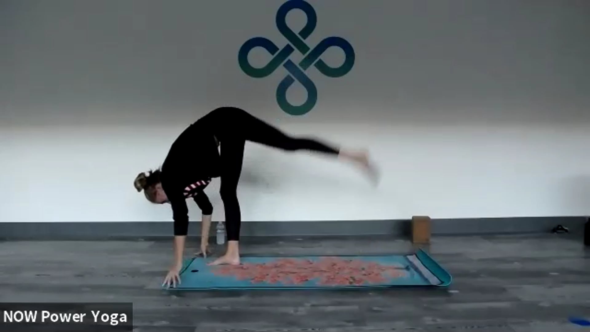 2020-12-6 Susan Hauser Power Yoga with Jenni Edawrds