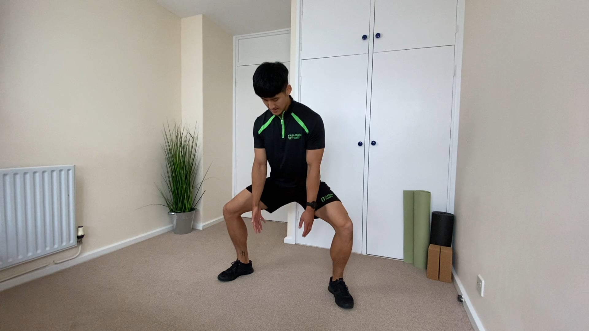 Legs, Bums and Tums with Panu