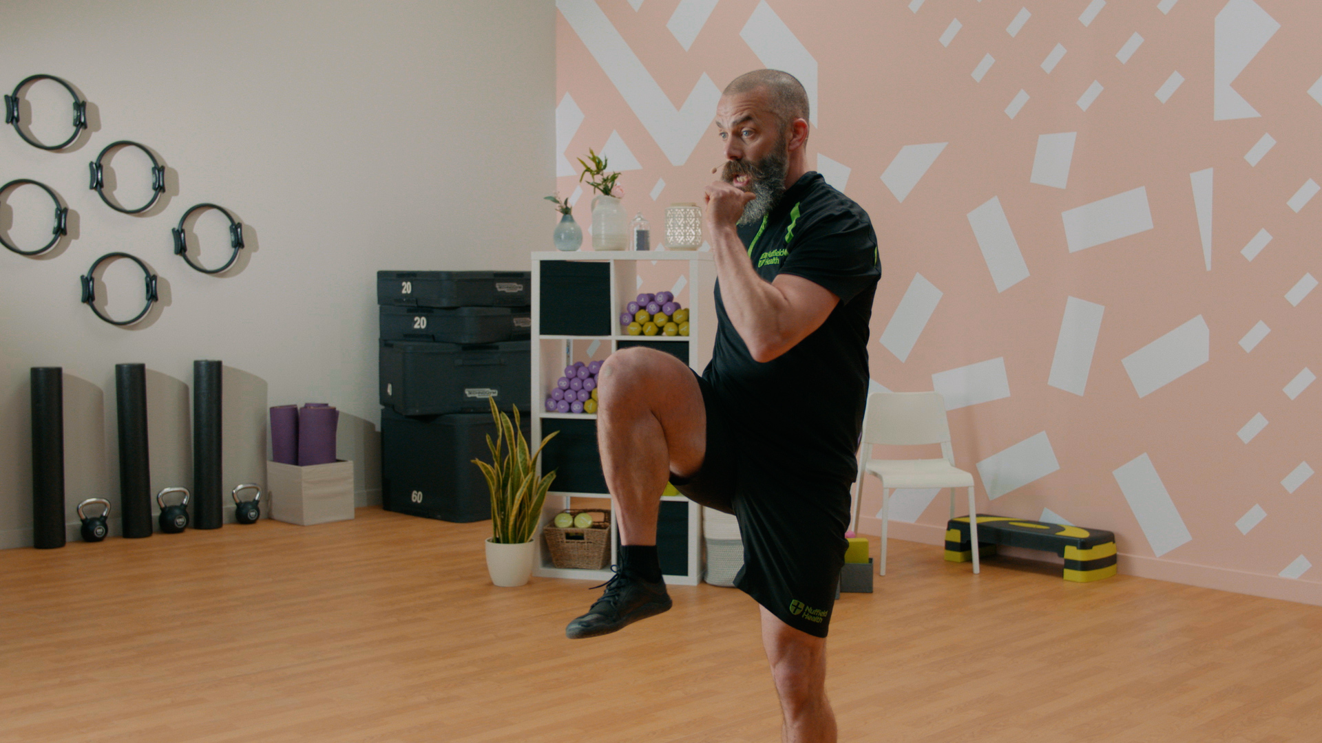 Beginners' Workout with Paul #4