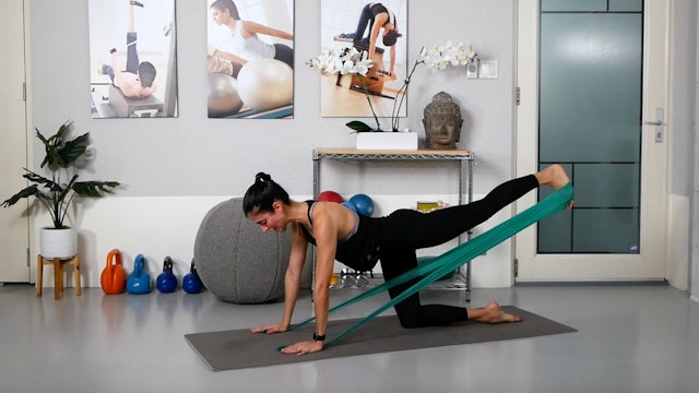 20-Min. Lower Body with Band