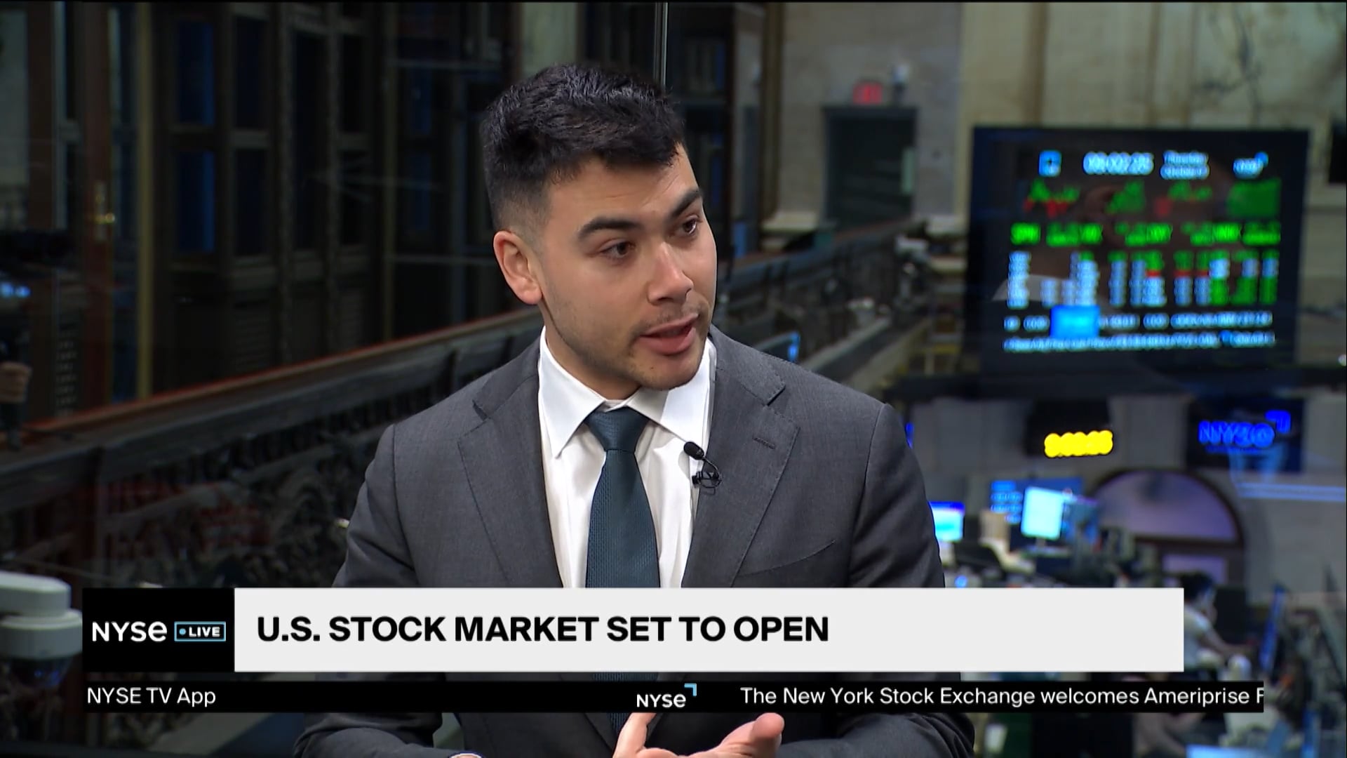 S&P 500 Hits Fresh Record Amid Second Week of Government Shutdown