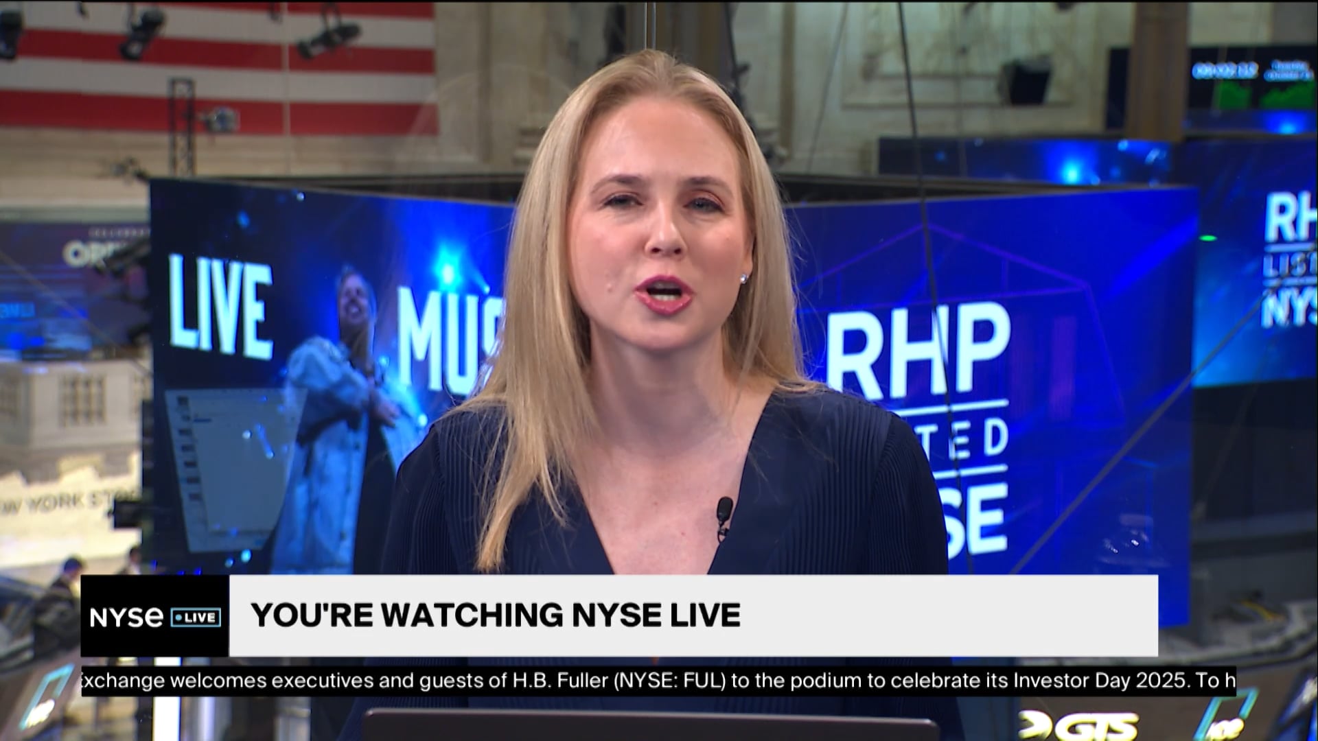 Apple Optimism Lifts S&P 500 Up by Over 1% to Begin Week