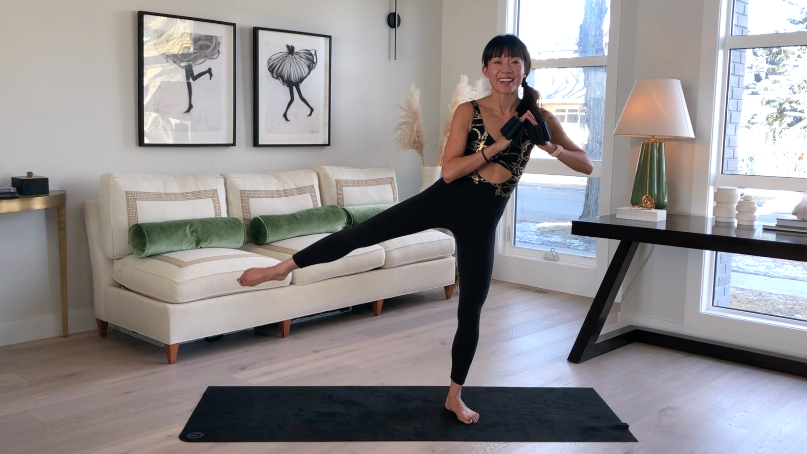 11 Min Strong Sculpted Legs w/ Jen