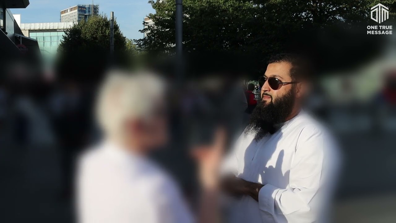 ”Muslim Women Are BRAINWASHED!” Catholic Woman GETS SCHOOLED‼️