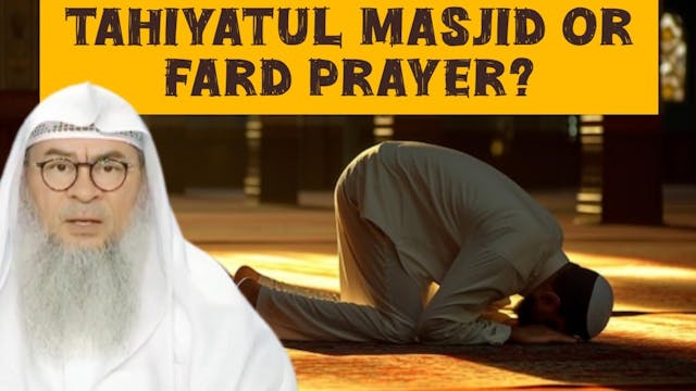 Pray tahiyatul masjid or fard salah w...