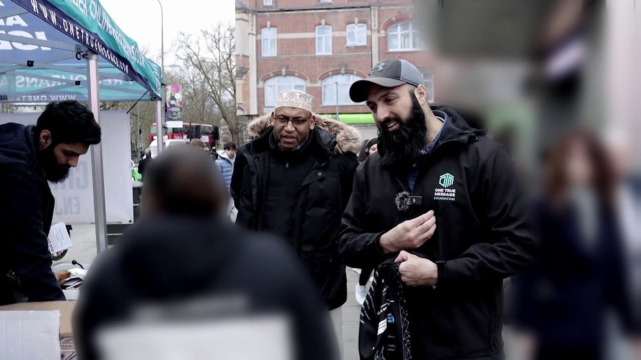 Very Emotional Shahada - Tears of Joy Upon Converting to Islam