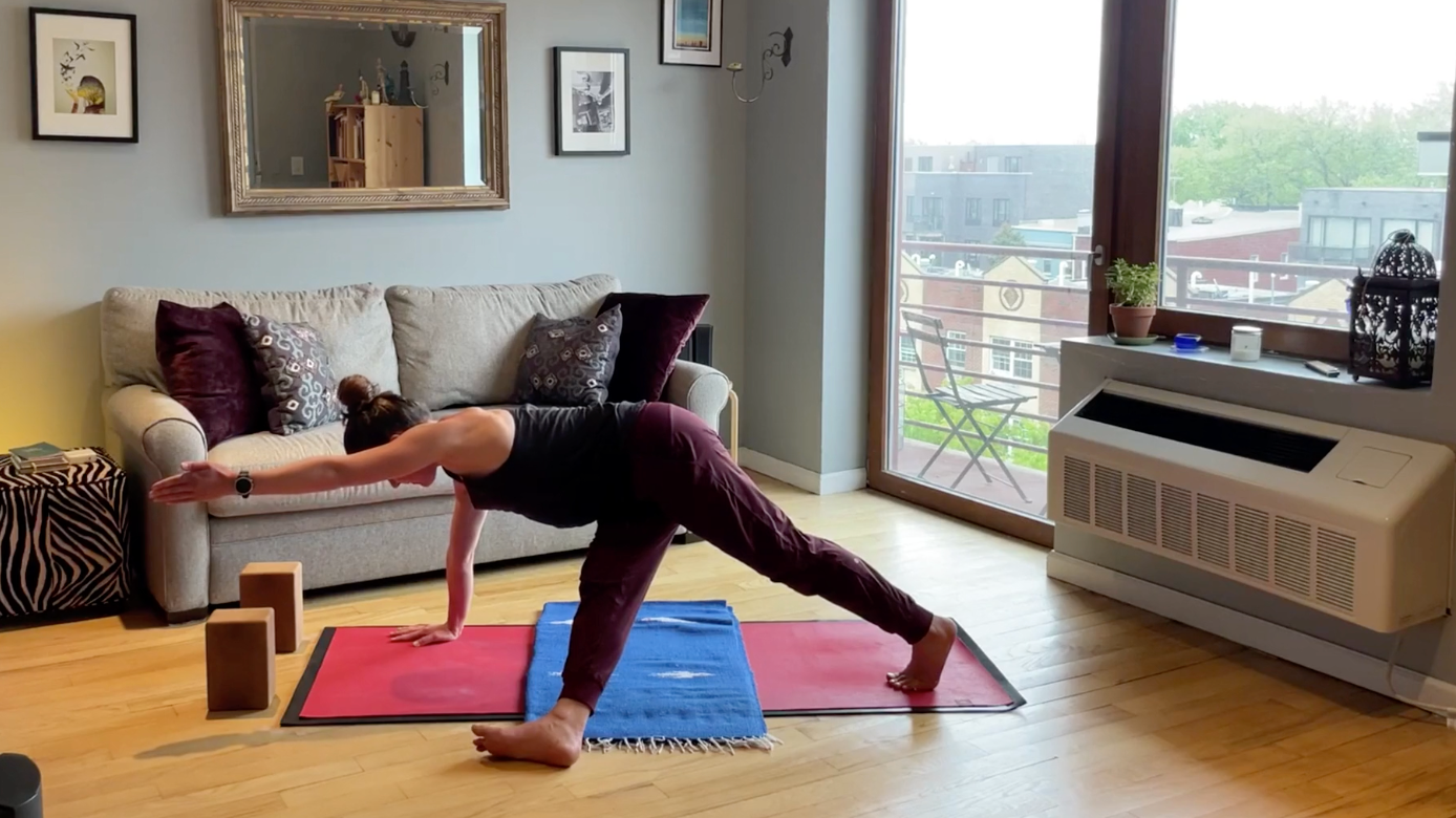 Giulia: Quick Hips & Core Flow (45min)