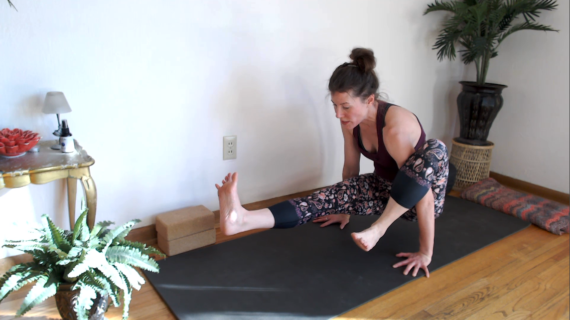 Rachel: Be Your Own Jungle Gym - Eka Hasta Bhujasana - Flow (61 min)