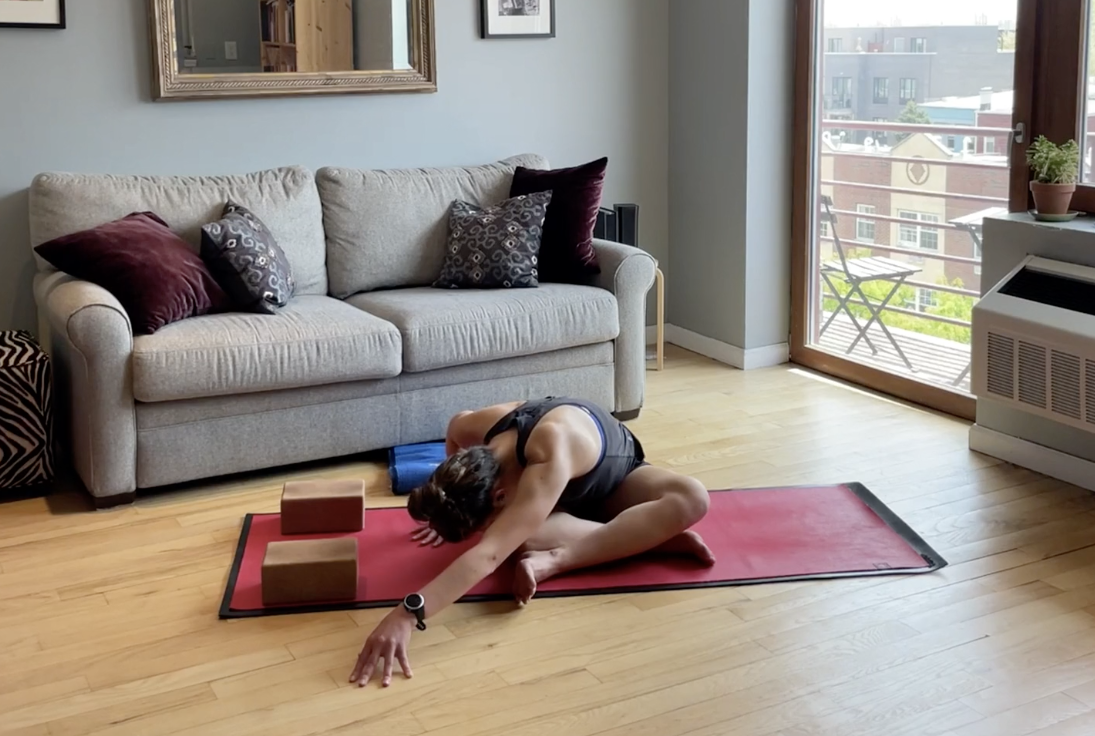 Giulia: Hips, Sides & Criss Crossing (45min)