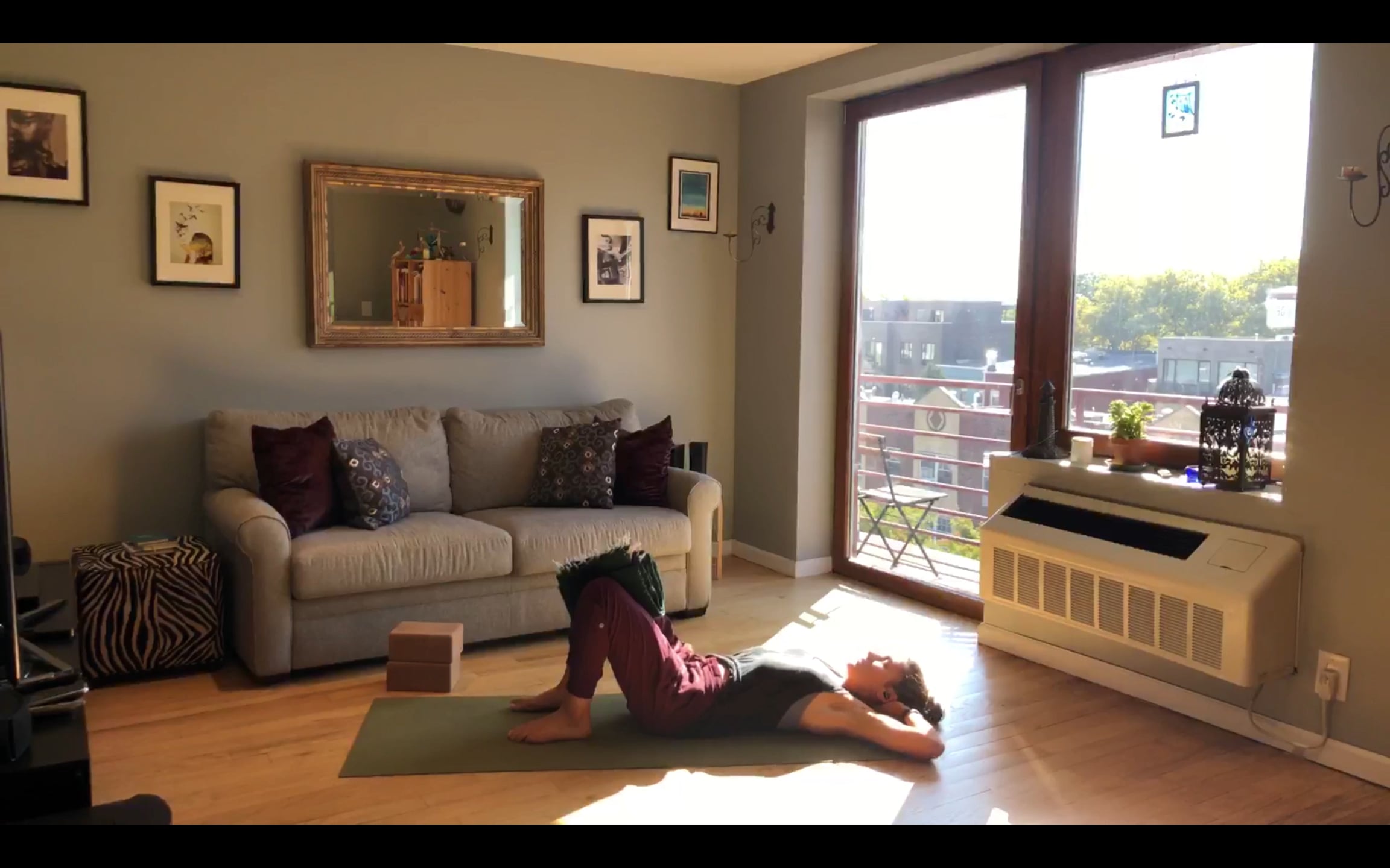 Giulia: Hello Obliques & Adductors, with Hips and Twists (75min)