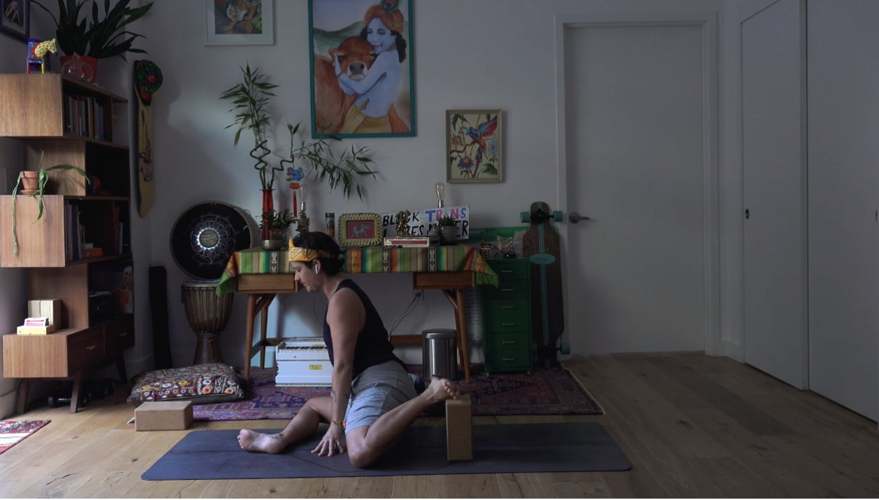 Miles: Hip Rotation And Strength As A Way To Hug The Midline (90 min)