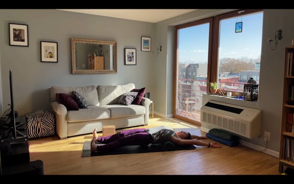 Giulia: Hips & Obliques in 45 Min-eet...
