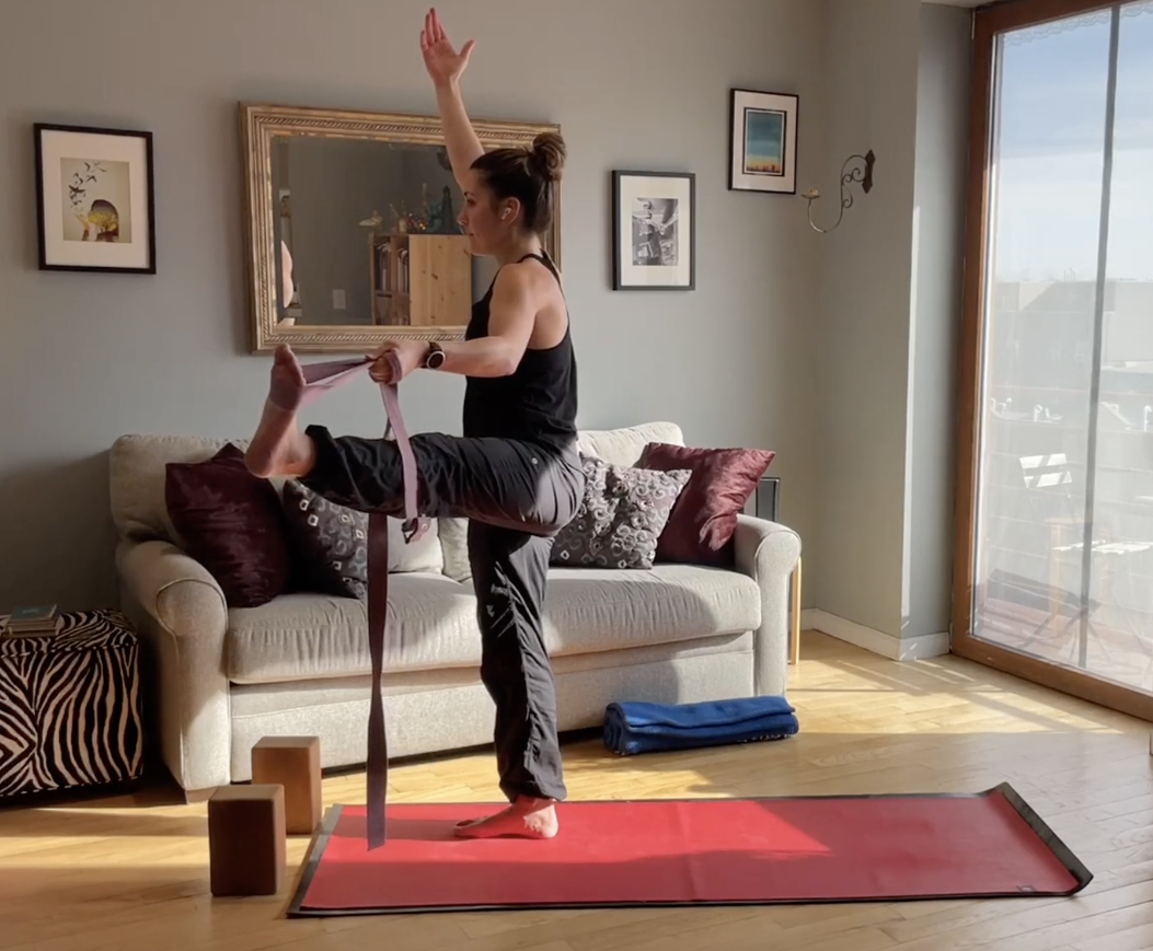 Giulia: Hamstrings, Quads, Utthitas and Triangles (75min)