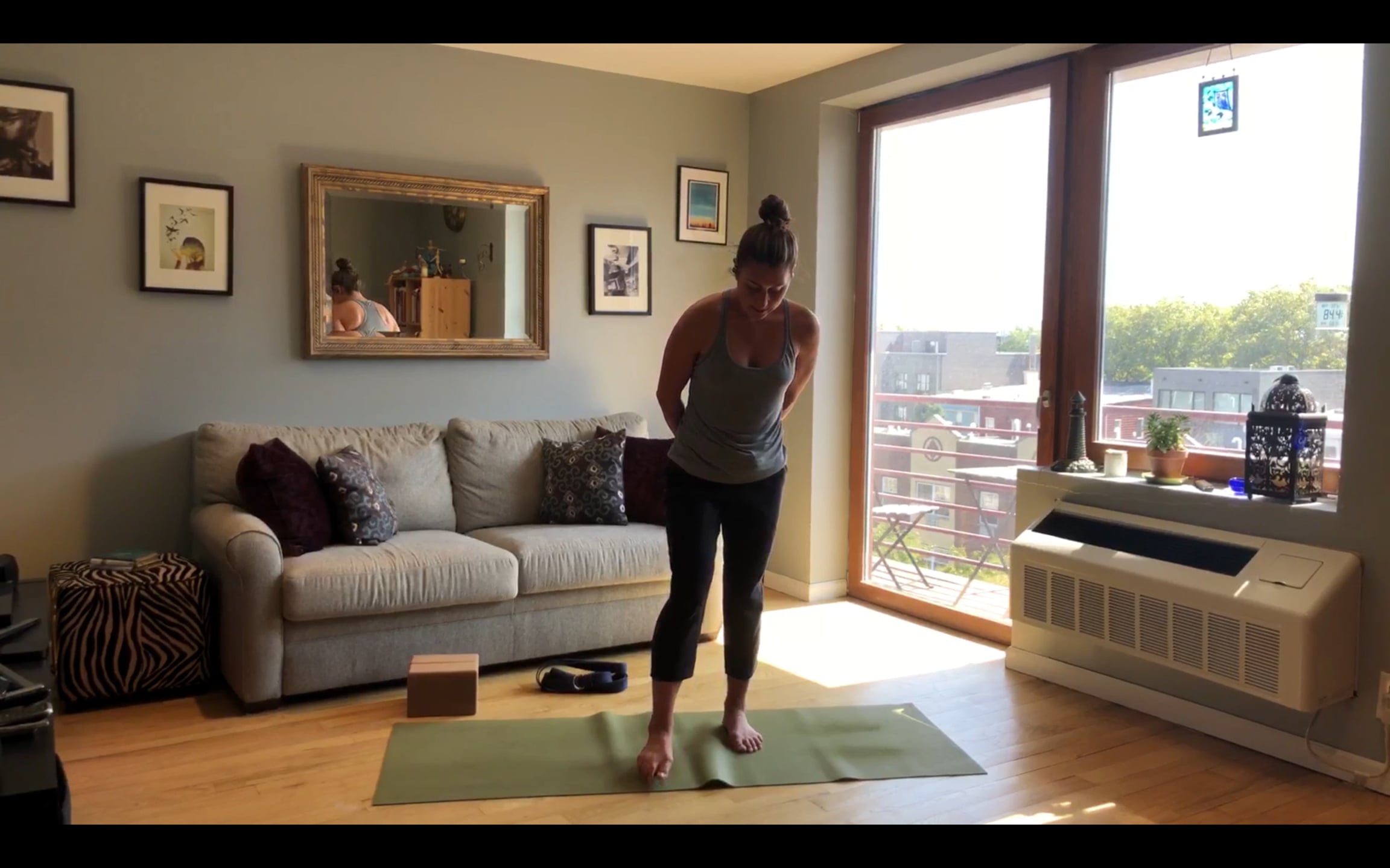 Giulia: Foot Mobility & Inner Ankle Connection to the Core (65min)