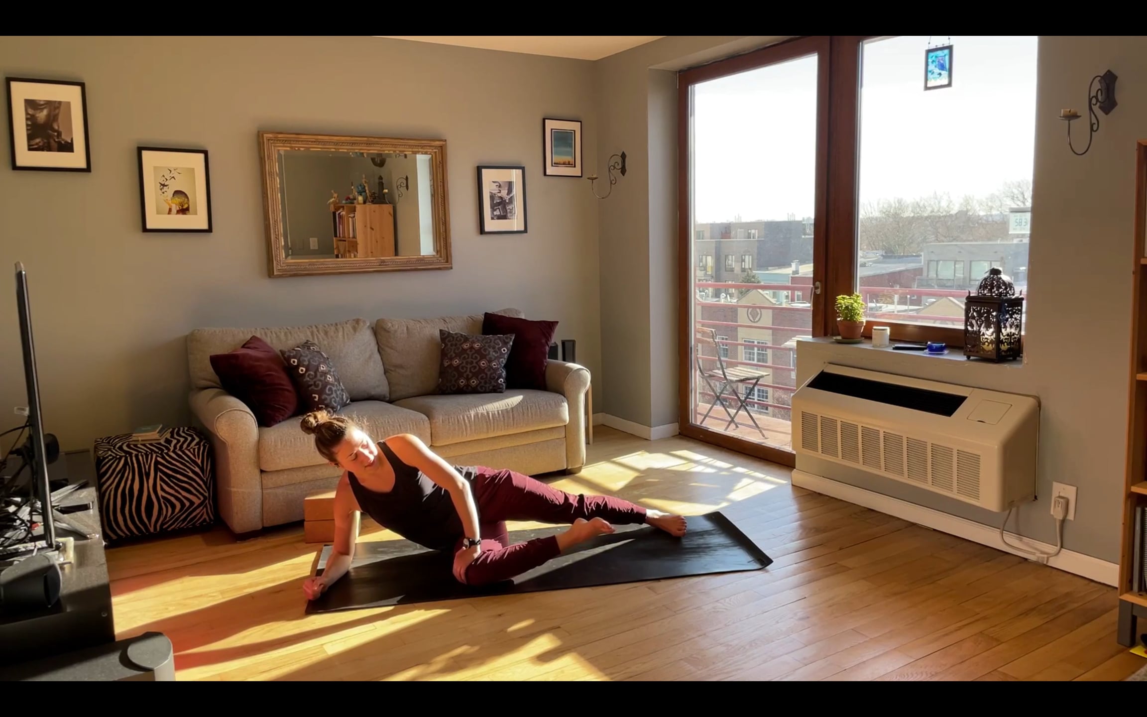 Giulia: Strong, Mobile and Stable Hips (75min)