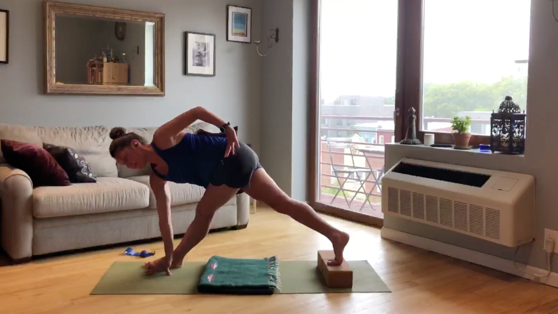 Giulia: Hams, Crows, Twists & Warrior Flows (75min)