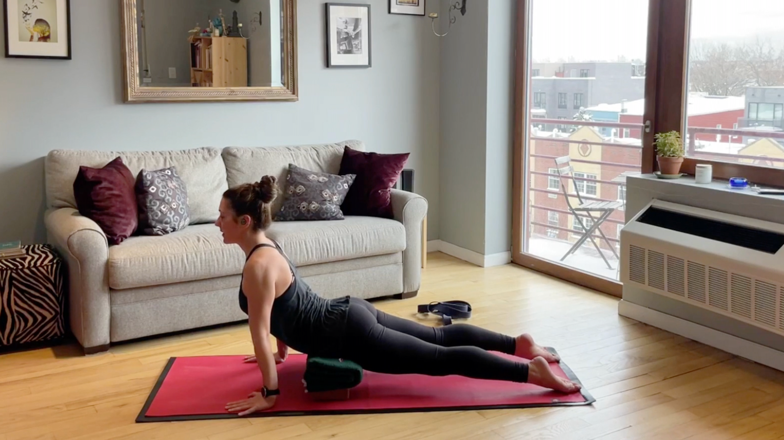 Giulia: Demystify and Clarify Your Upward Dog (45min)