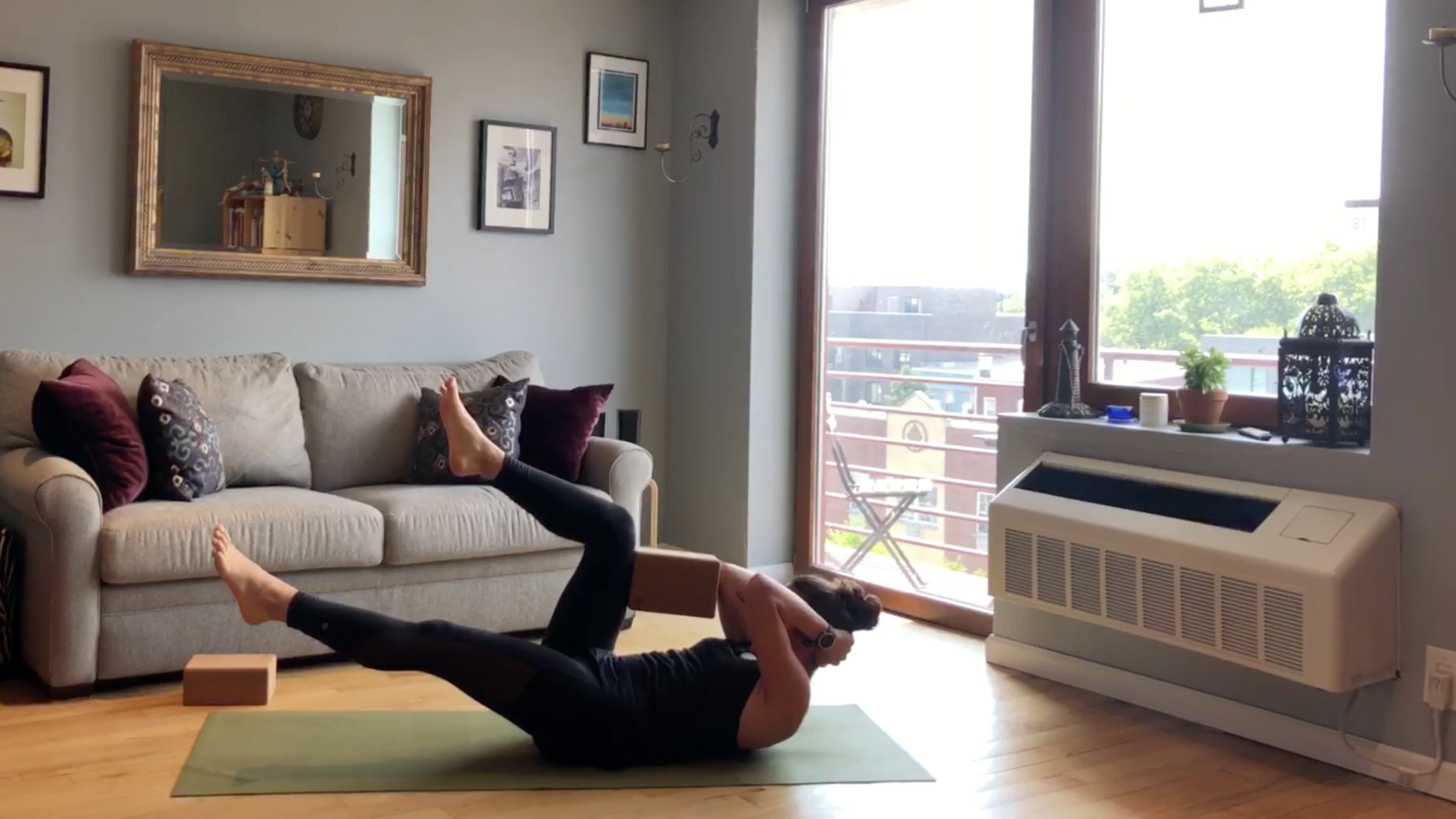 Giulia: Oblique Quickie (11min)