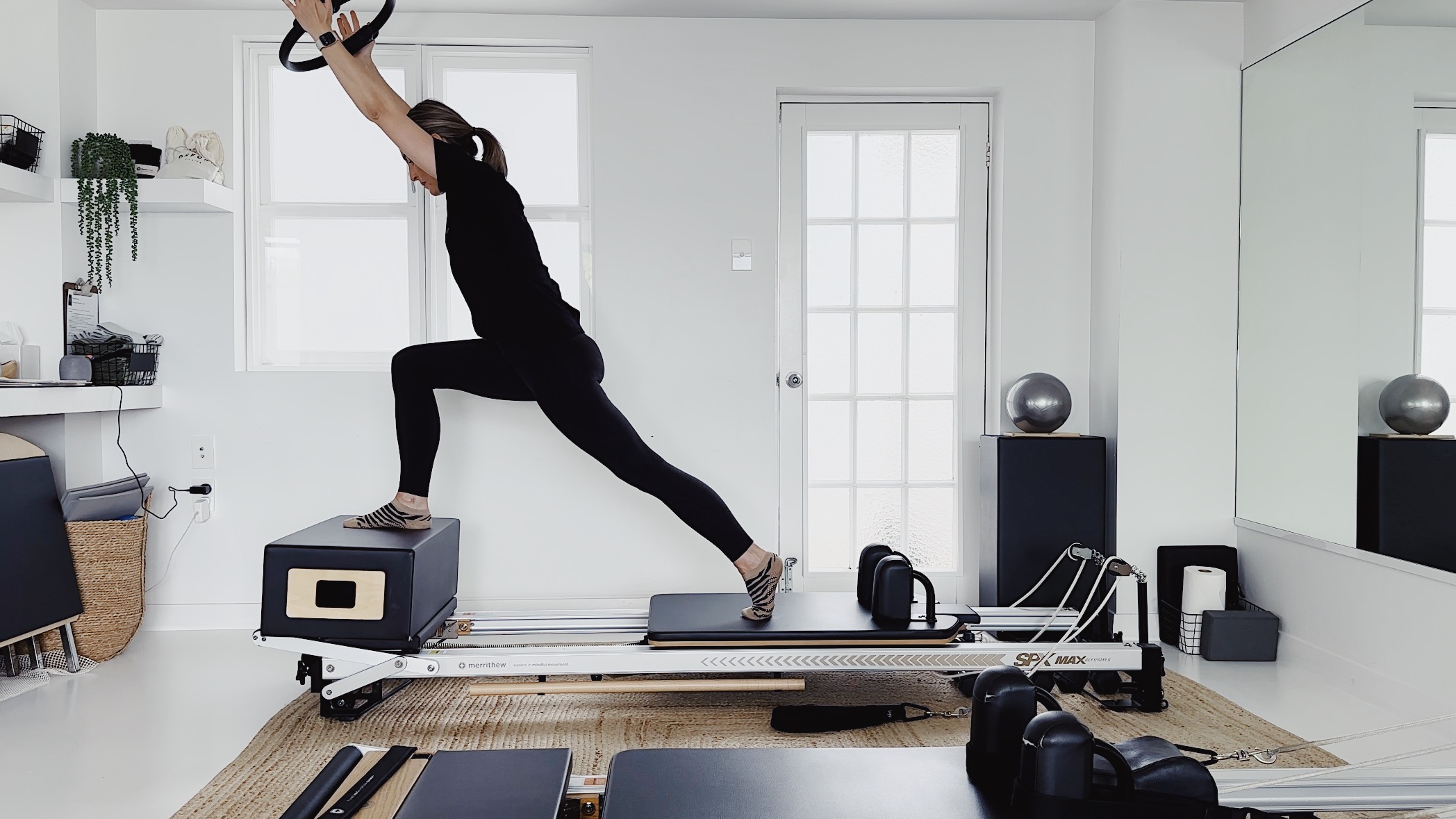 Glute Lunge Variation on Elevated box (#019)