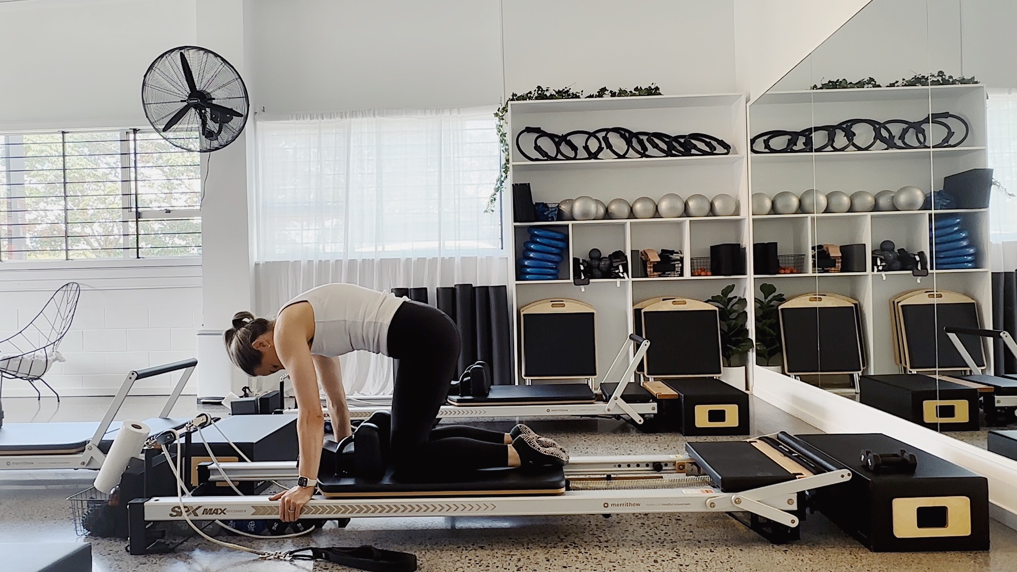 Reverse Knee Tucks / Level 1 (#030)