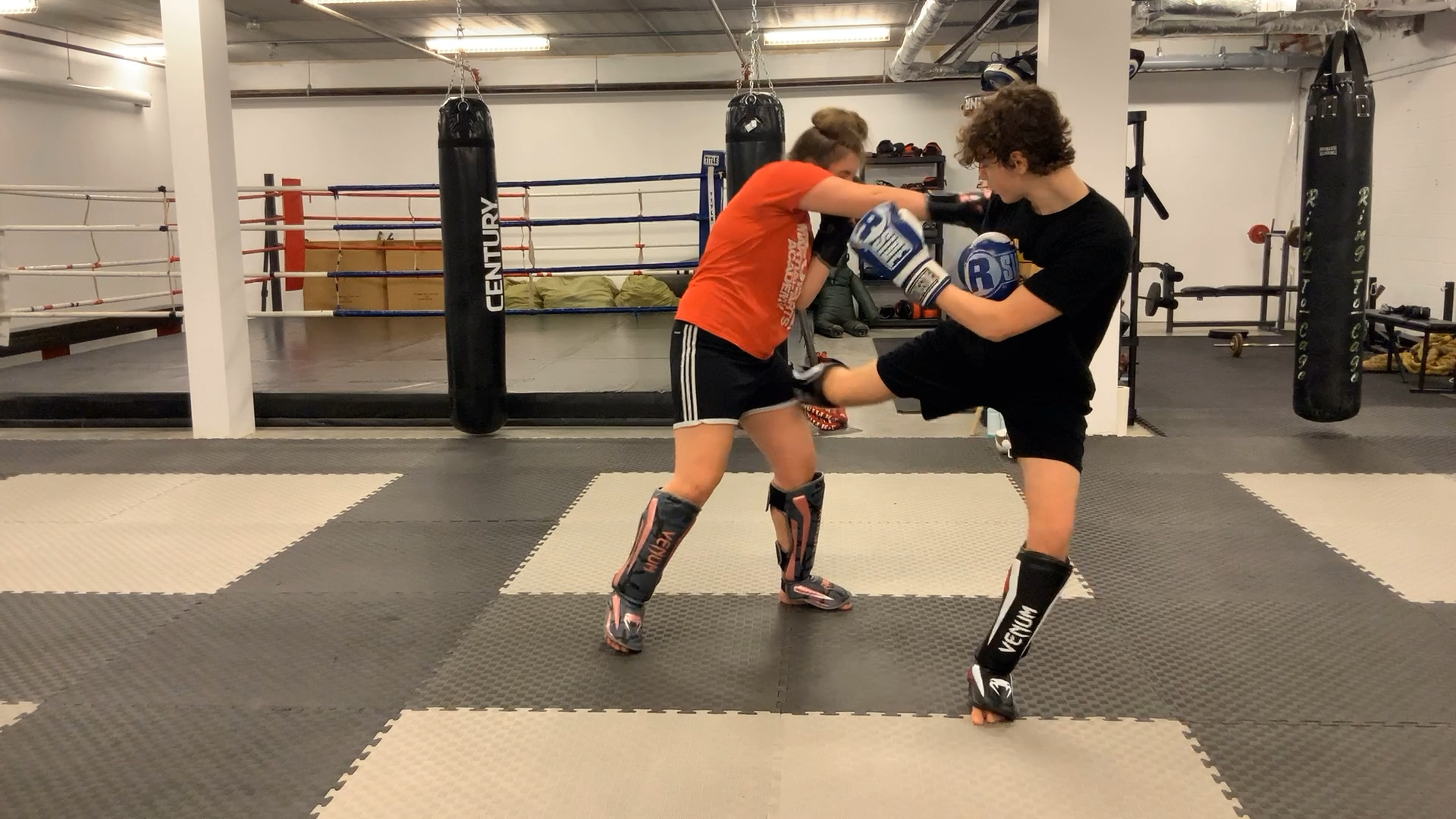 Muay Thai White Shorts Stripe 3:Lesson 9 Slip & Cover Cross/Counter Rear Round