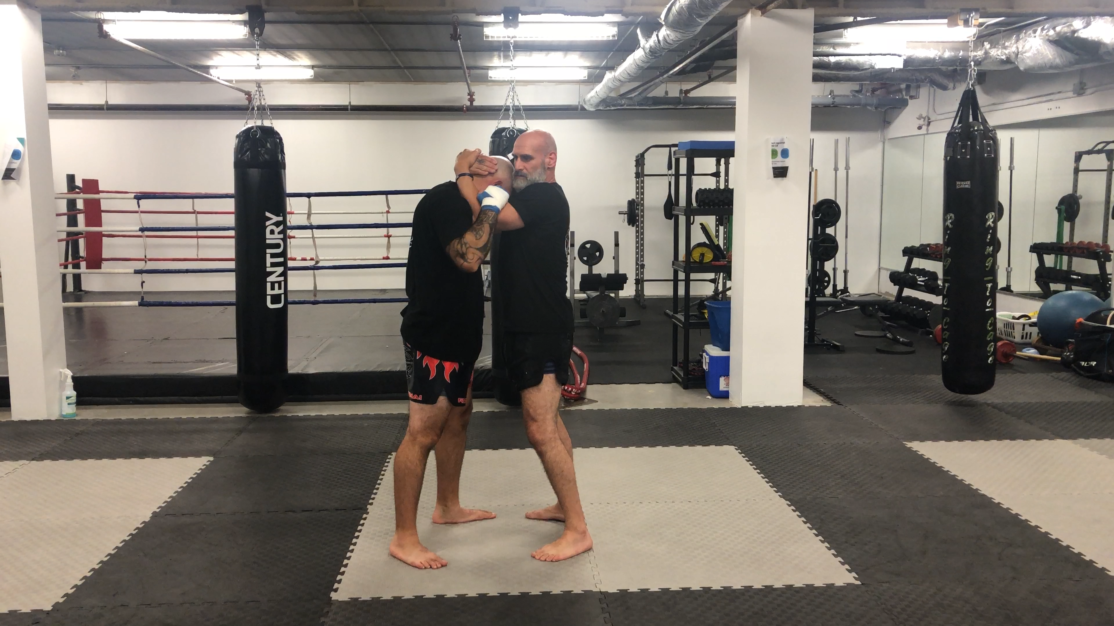 Muay Thai Clinching:The power of Two/Breaking the plum