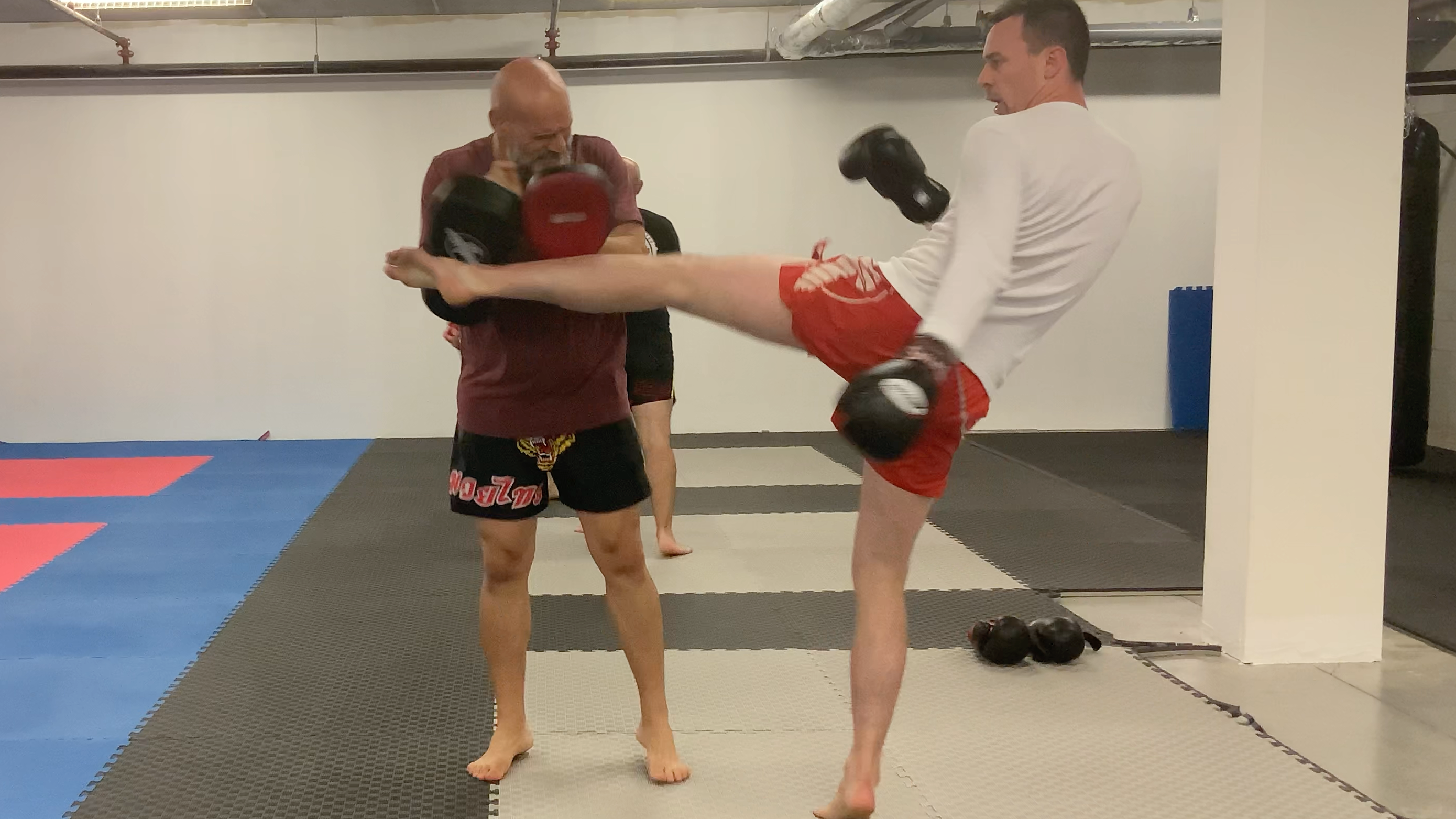 Pad work with Thai Pad and Focus Mitt:Distance, Timing, Rhythm