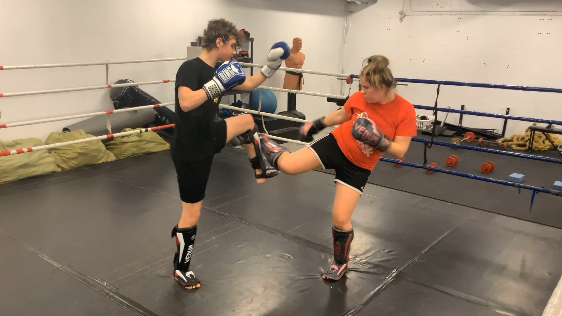 Muay Thai White Shorts Stripe 3:Lesson 7 Controlled Sparring (stripe1,2,3)