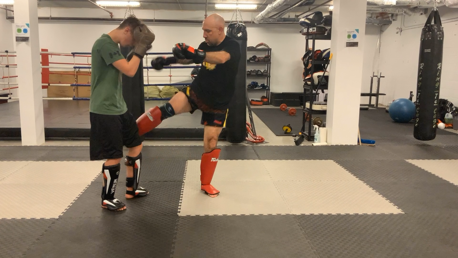 Muay Thai White Shorts Stripe 4:Lesson 4 Step and Slide