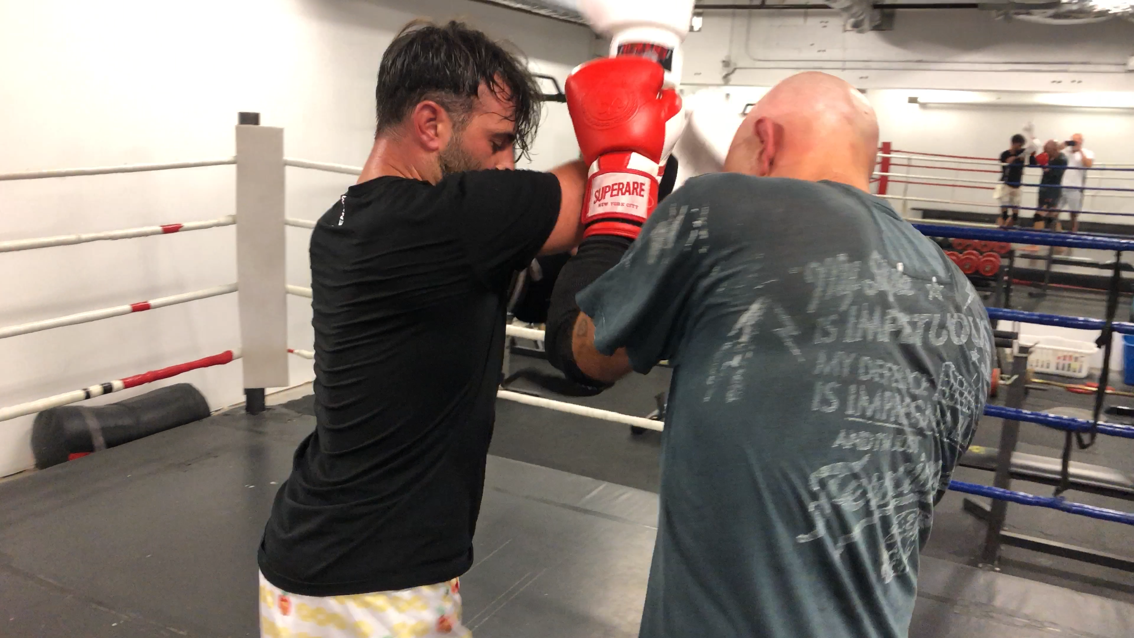 Enter the Muay Thai Clich:Clearing the neck tie with the C-Grip