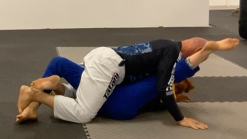 Half Guard:Lock Down to Simple Sweep/Electric Chair/Banana Split