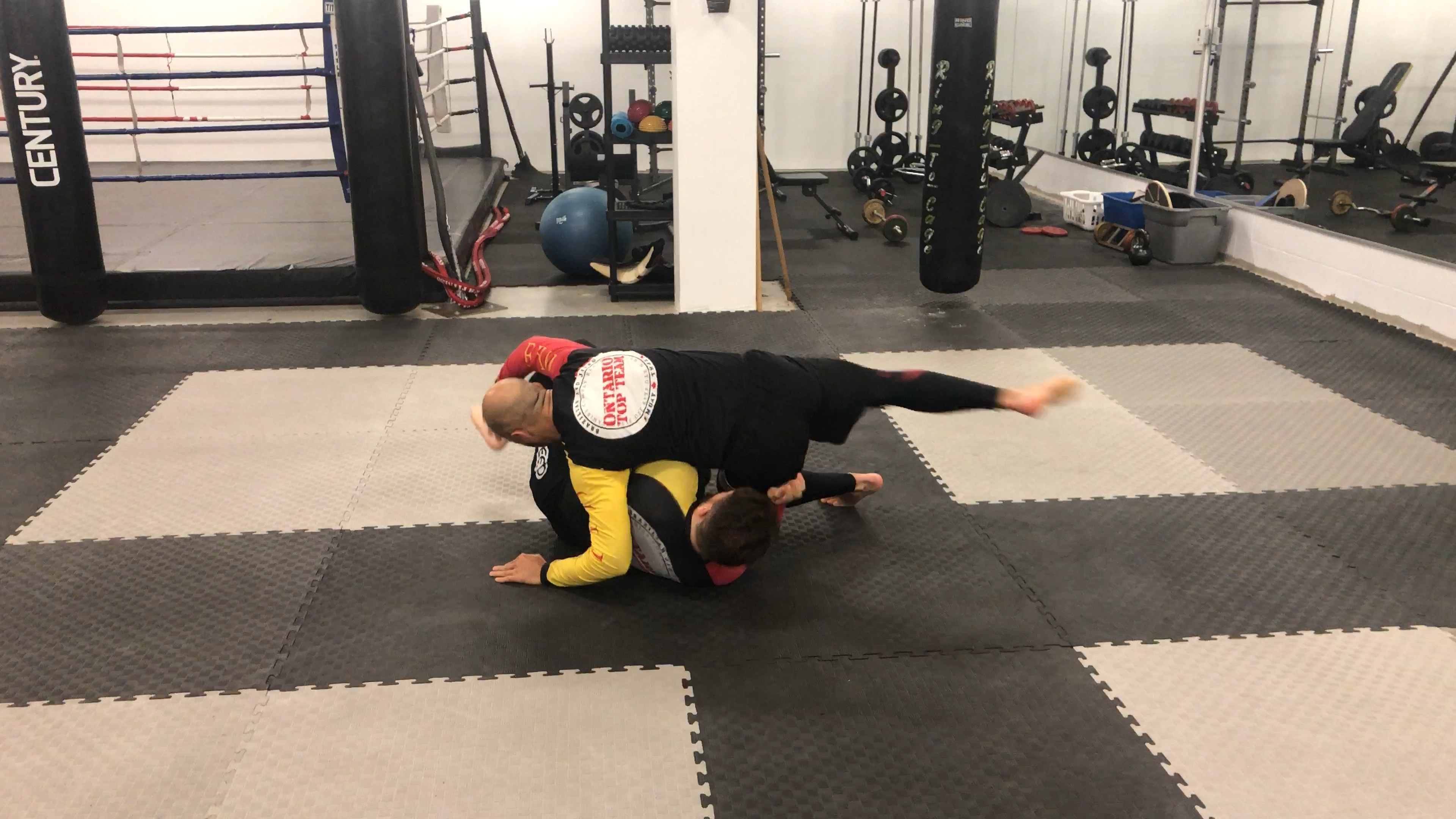 BJJ 201 NOGI Passing:Cross Shin Pass 1