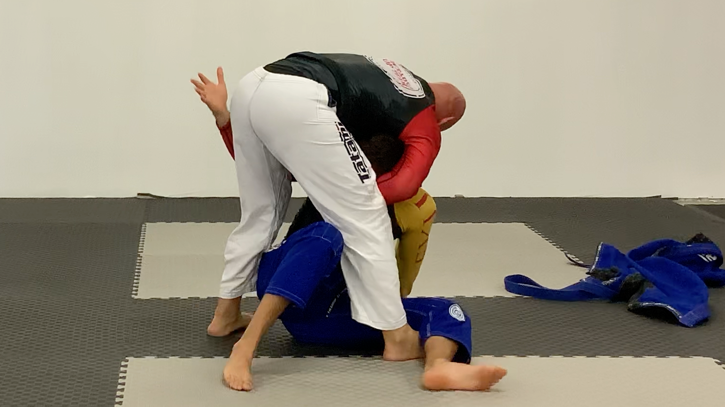Submission Based Passing-Chin Strap to Guillotine vs Sit up Guard