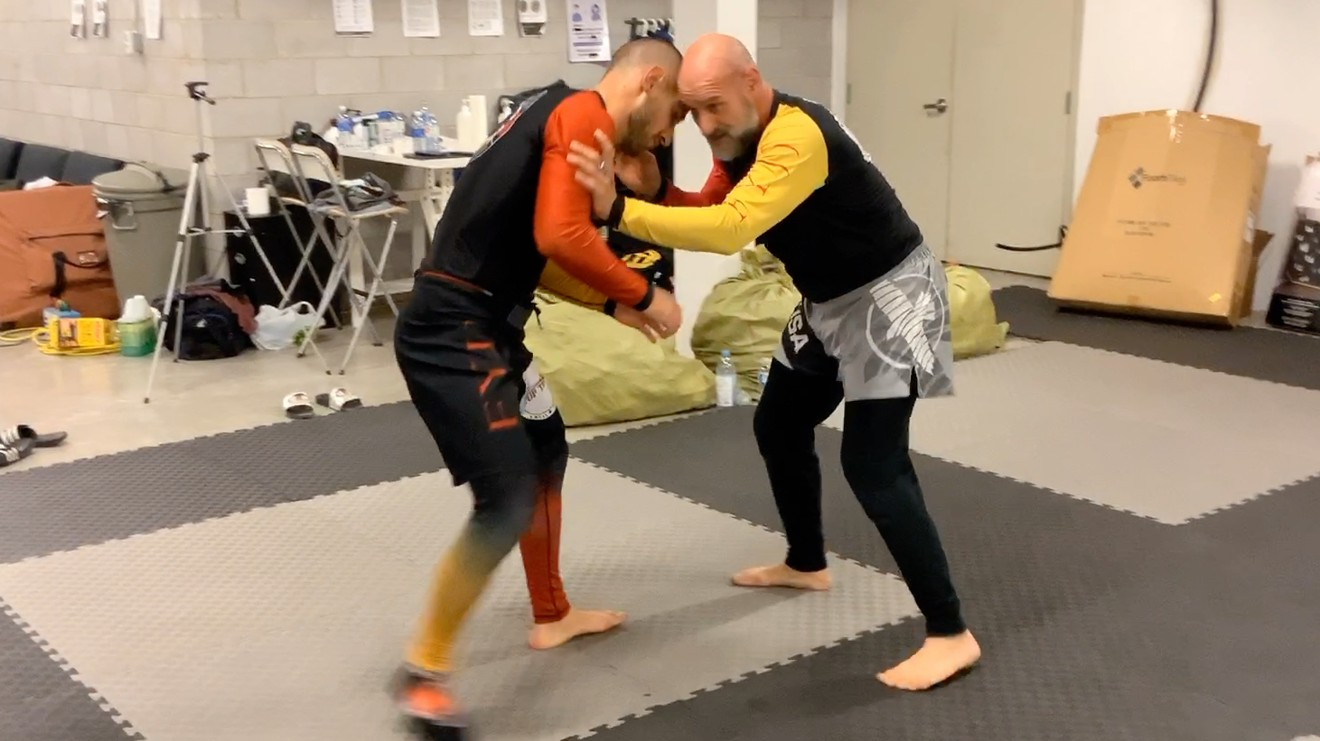 Wrestling 101:Lesson 4 Hand defence