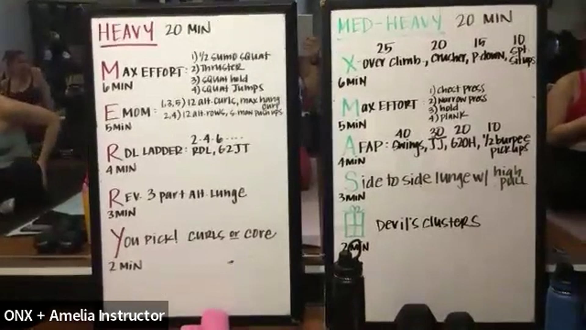 Yoga CircHIIT - Christmas Cardio | Sophie 12.24