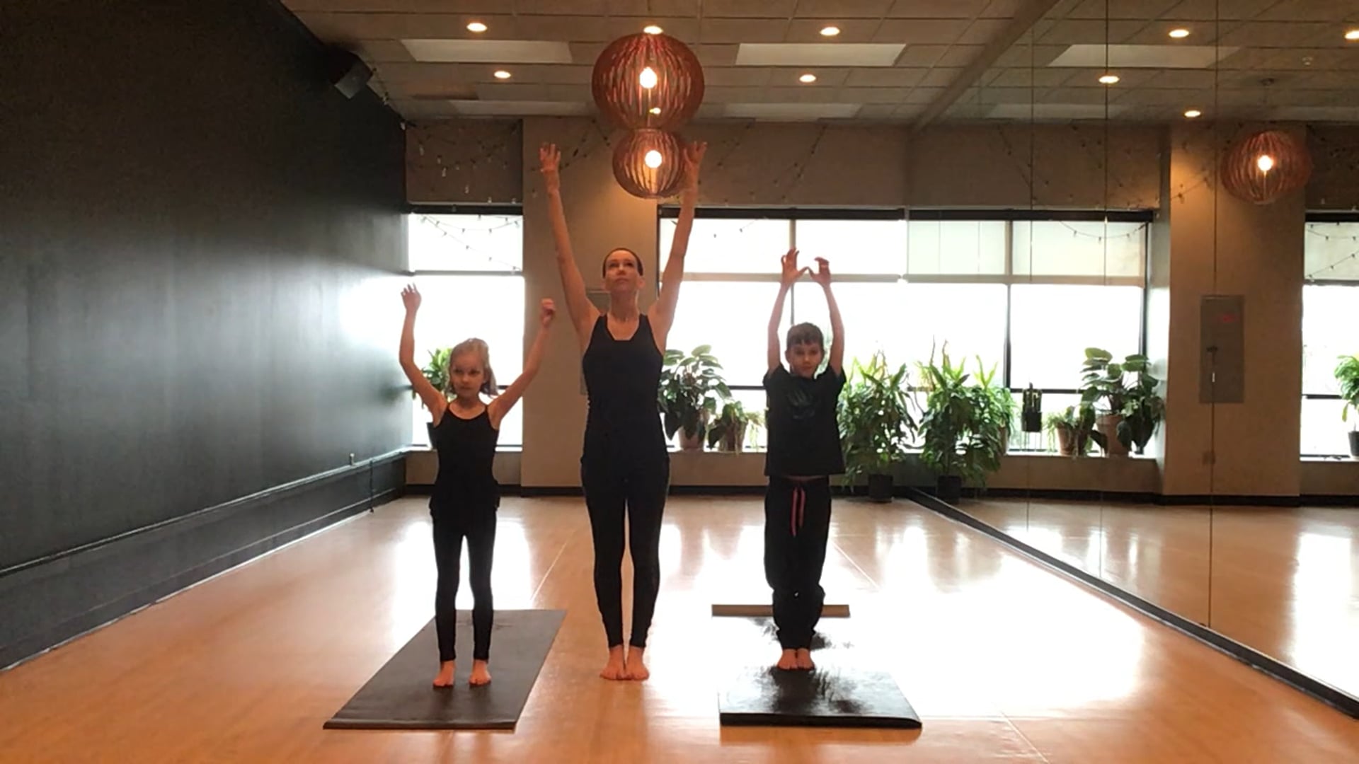 Kid's Yoga | Cassie #01