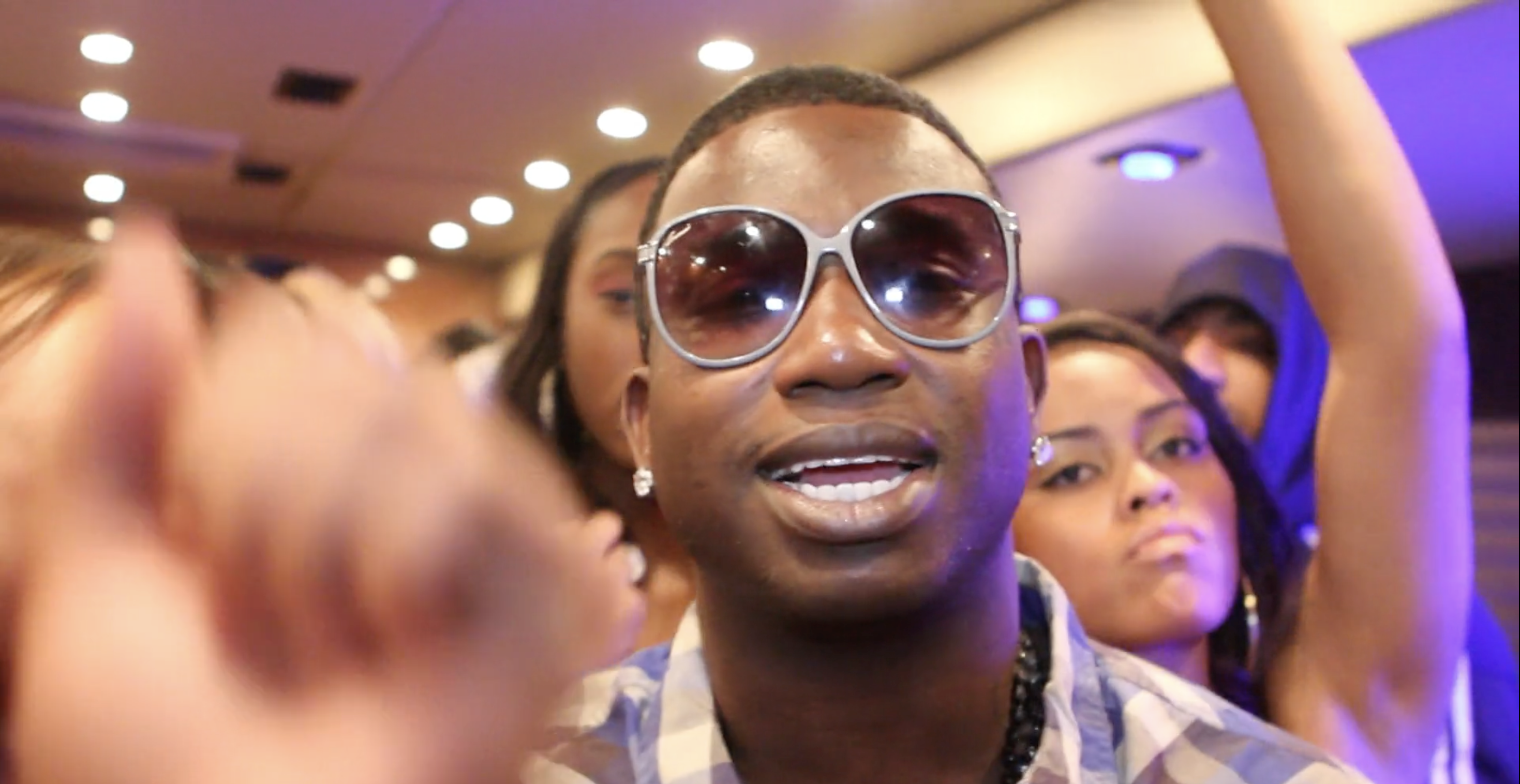 Gucci Mane - Cleopatra (Tour Bus Performance)