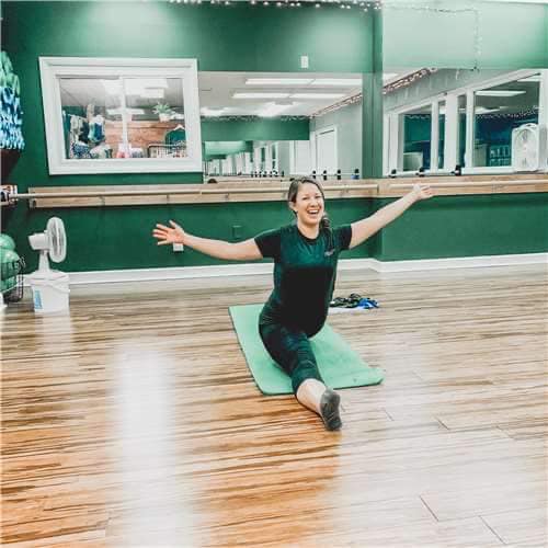 12.22.2021 Arms & Abs Warm Up with Lauren